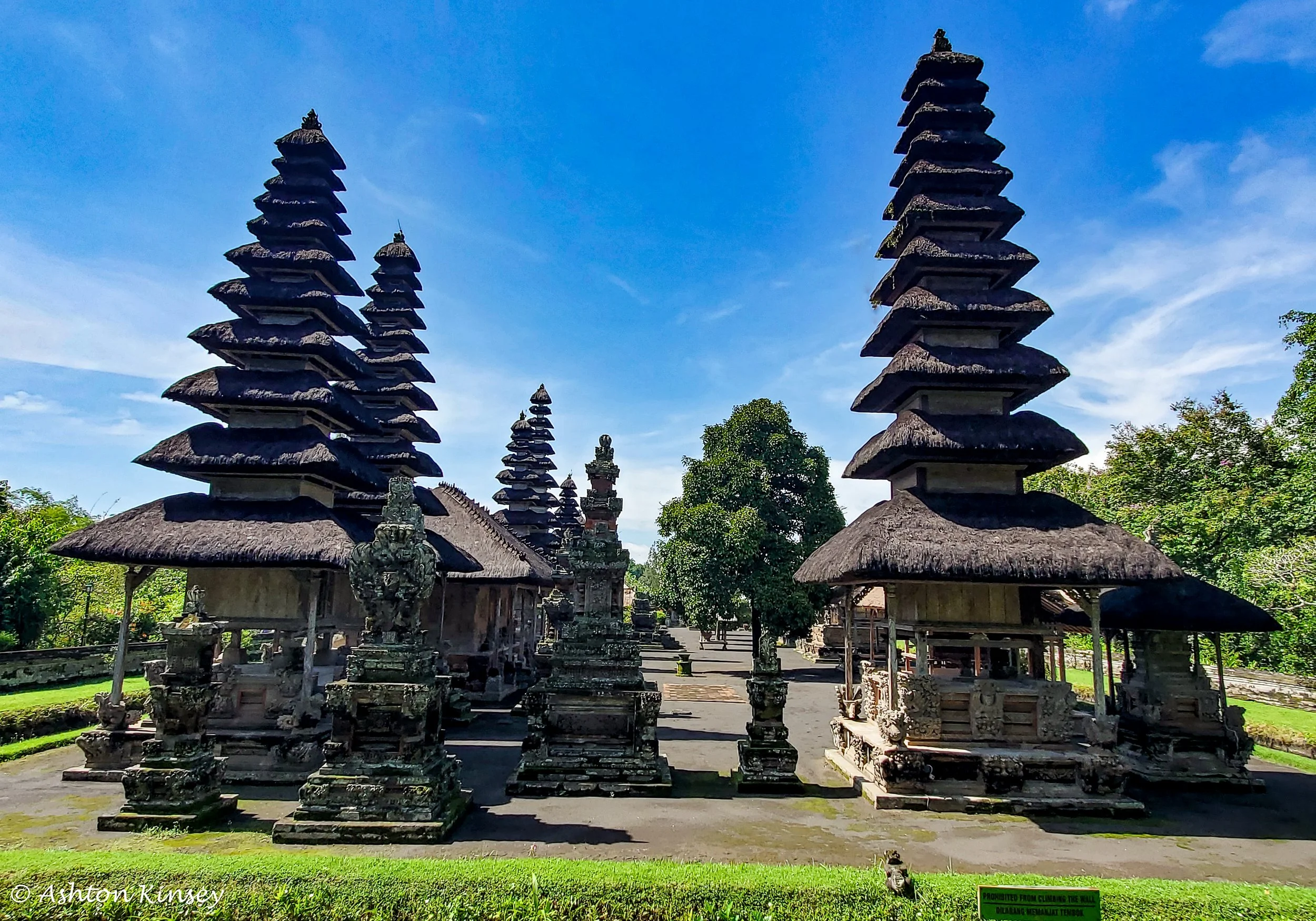 Tuman Ayun Temple-9.jpg