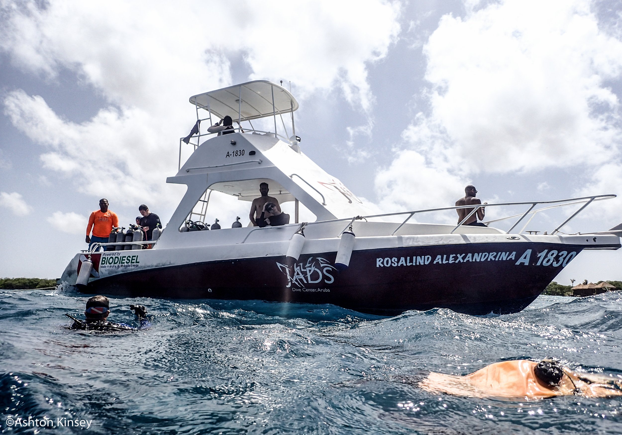 Dive 1 Boat.jpg