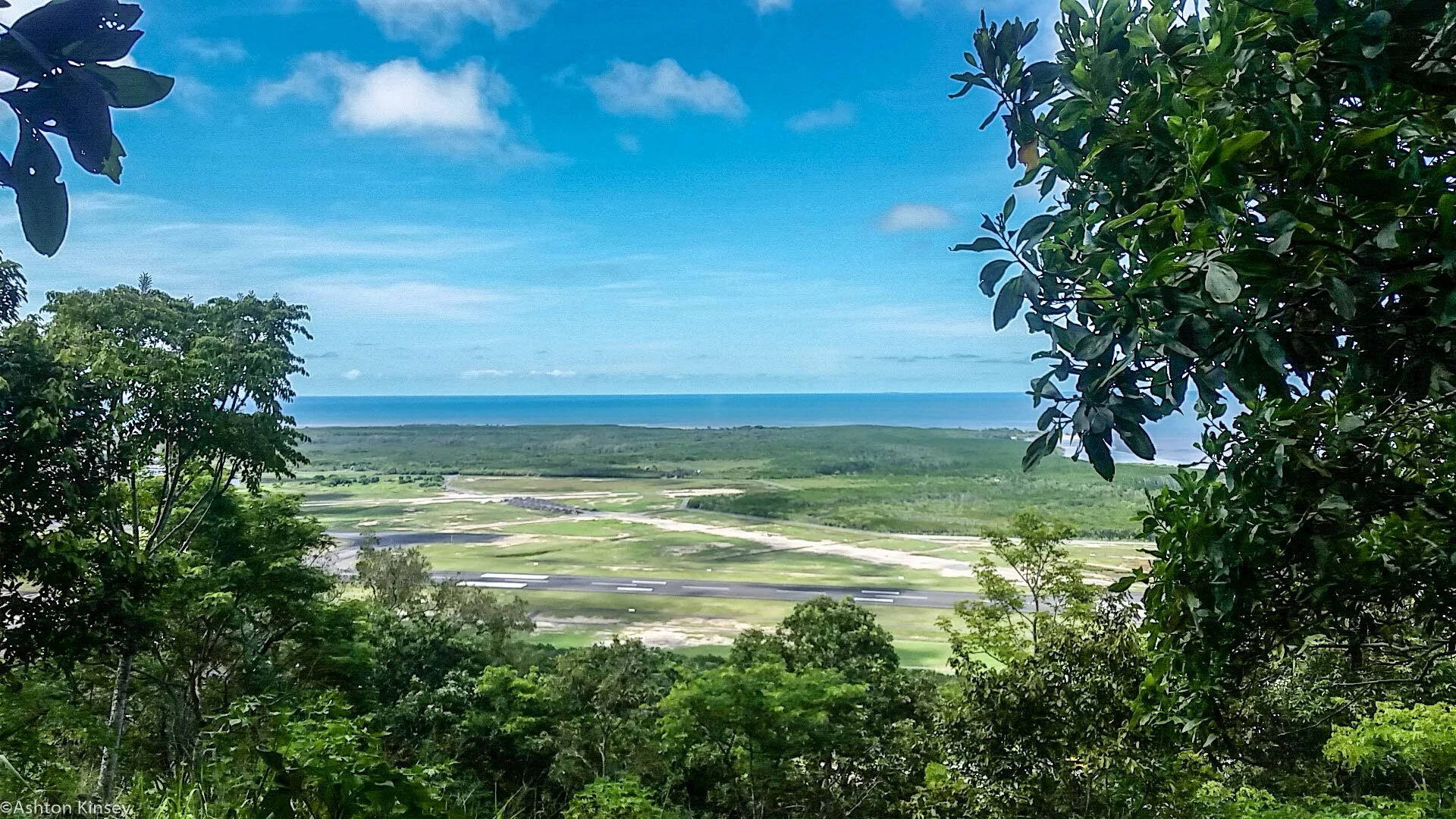 Cairns airport.jpg