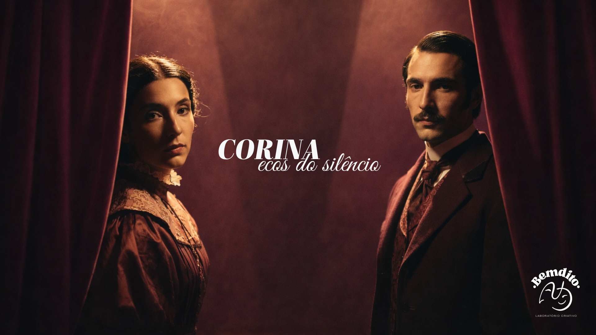 Cena de duas pessoas, uma mulher e um homem, em um palco ao lado de cortinas vermelhas, com o texto "Corina ecos do silêncio" ao centro.