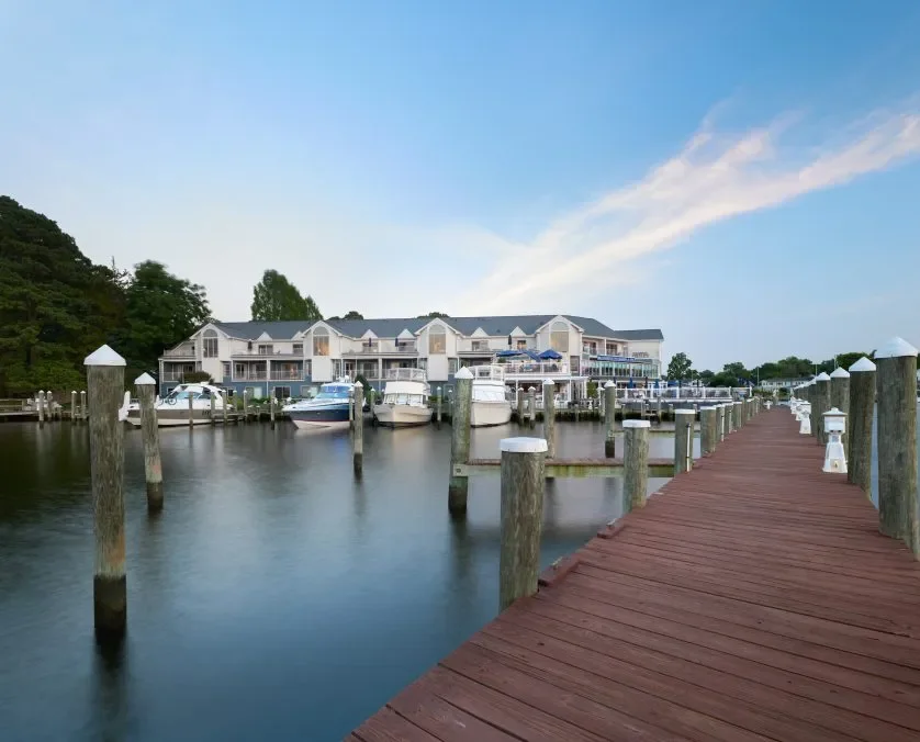 exterior-docks-marina-2-838x676.webp
