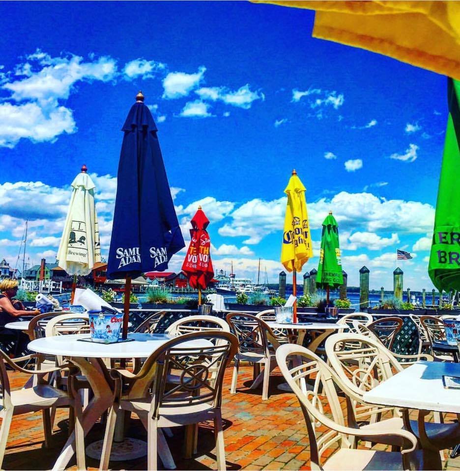 Foxys-Harbor-Grille_018338f94c3875a2650341d5dca1b692.jpg