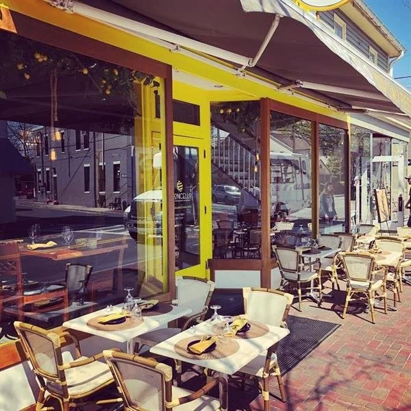 limoncello_outside_dining.jpg