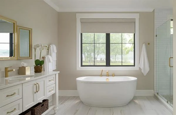 cottage-1-bath-tub.jpg