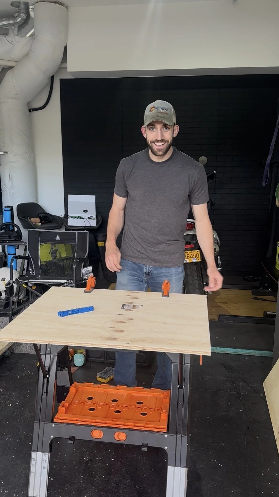 Micah building the Gooseberry Açaí cart.