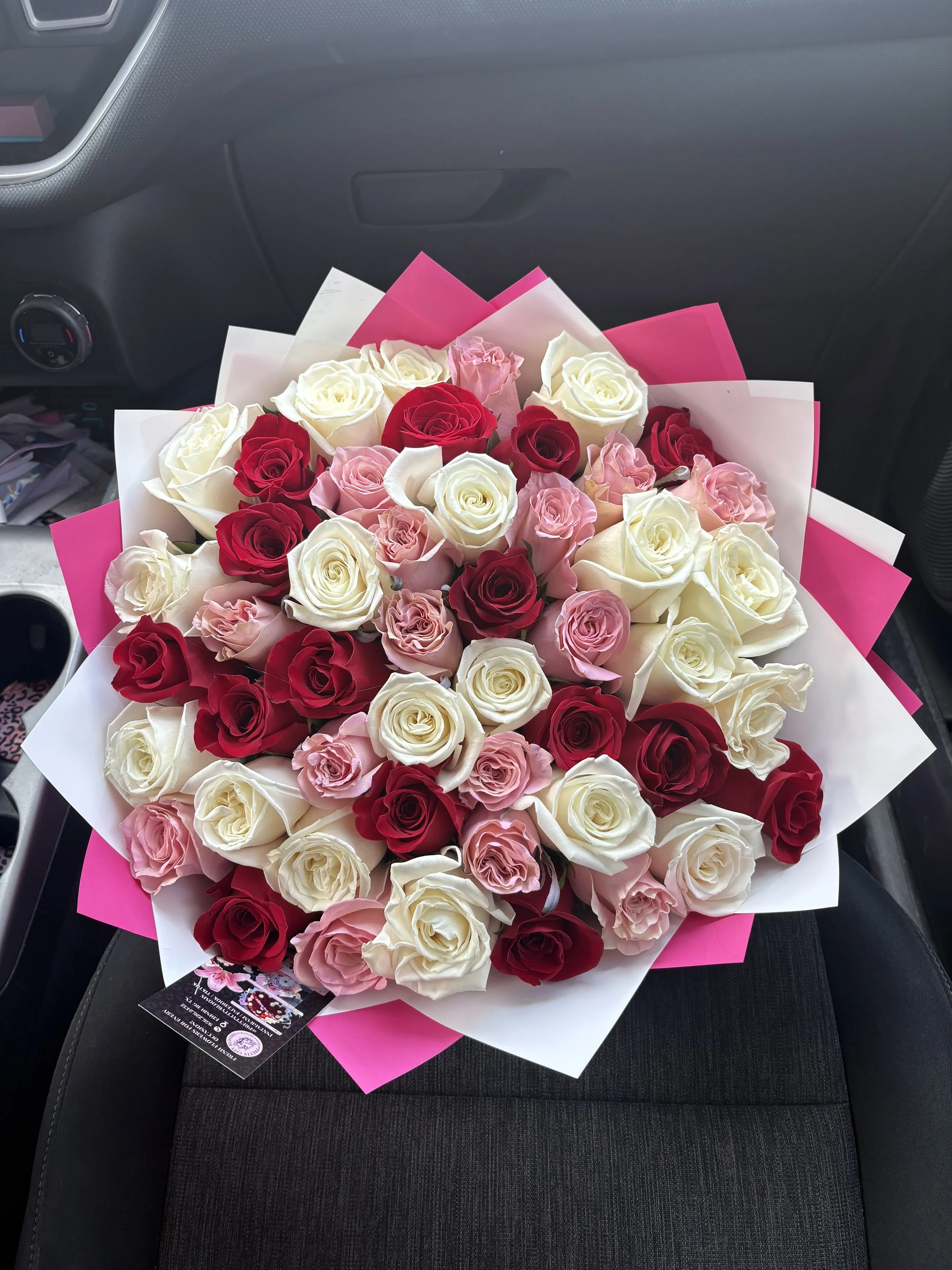 3-4 Colored Rose Bouquets