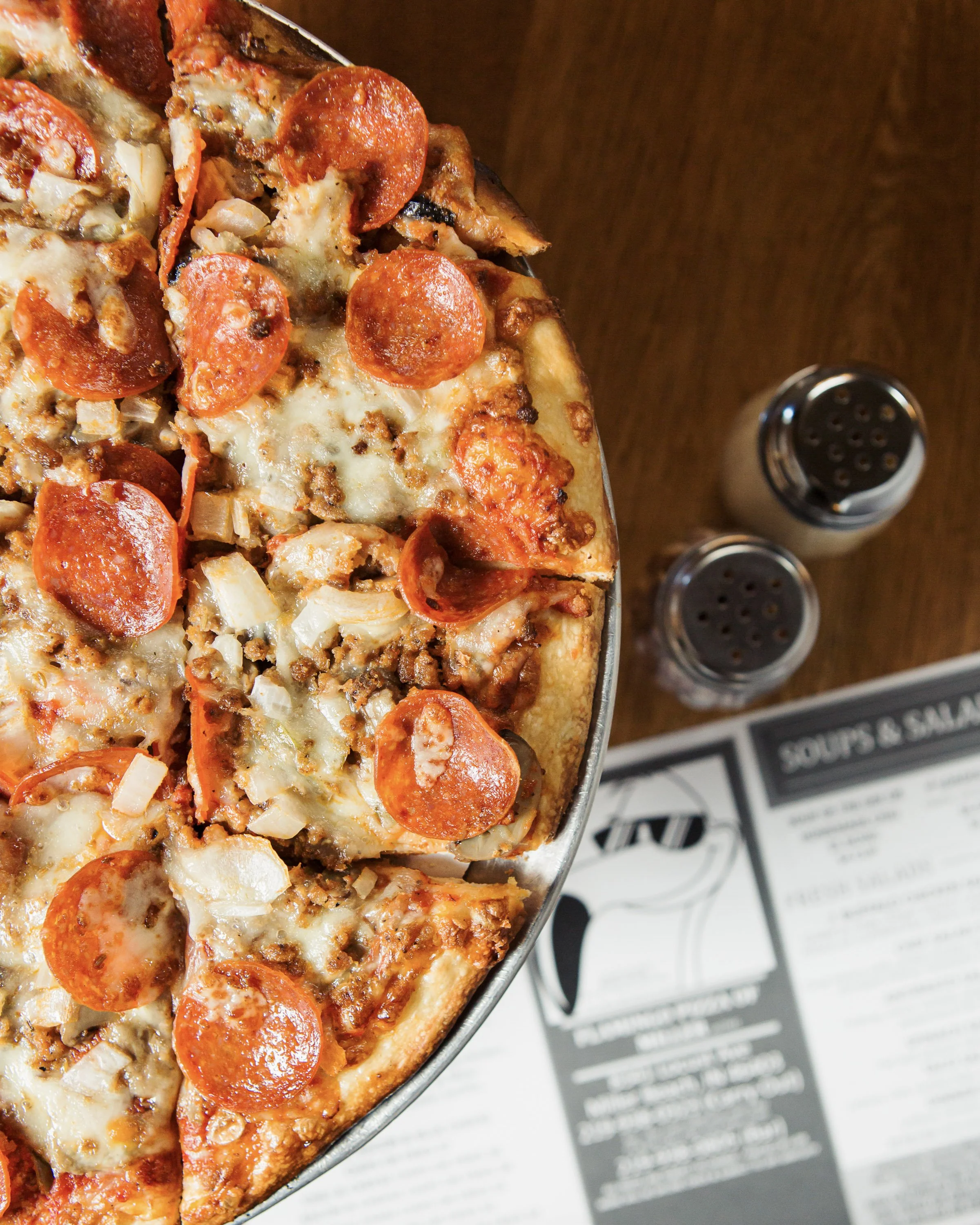 18-FlamingoPizza_2T9A2011_Lifestyle_Emcatalina.jpg