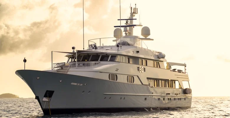 Feadship-BG-Charade-sunset.jpg