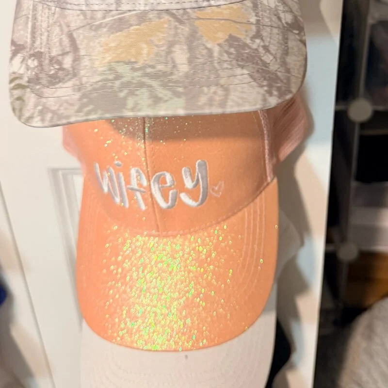 RTS Hat #17 — Wifey