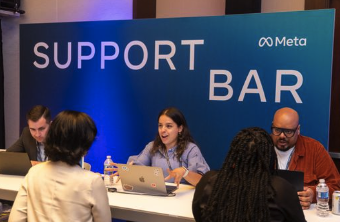 On-site support bar staffed with Meta experts to help guests with any small business profile needs or issues with their Meta accounts.