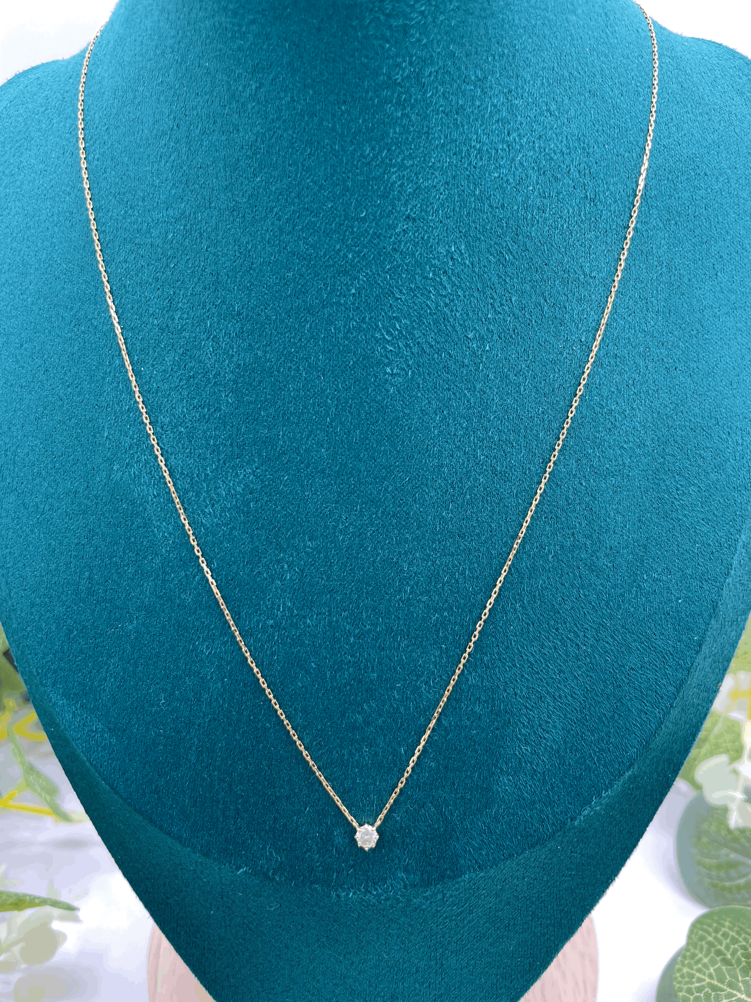 Exquisite Diamond Pendant in 18k Gold