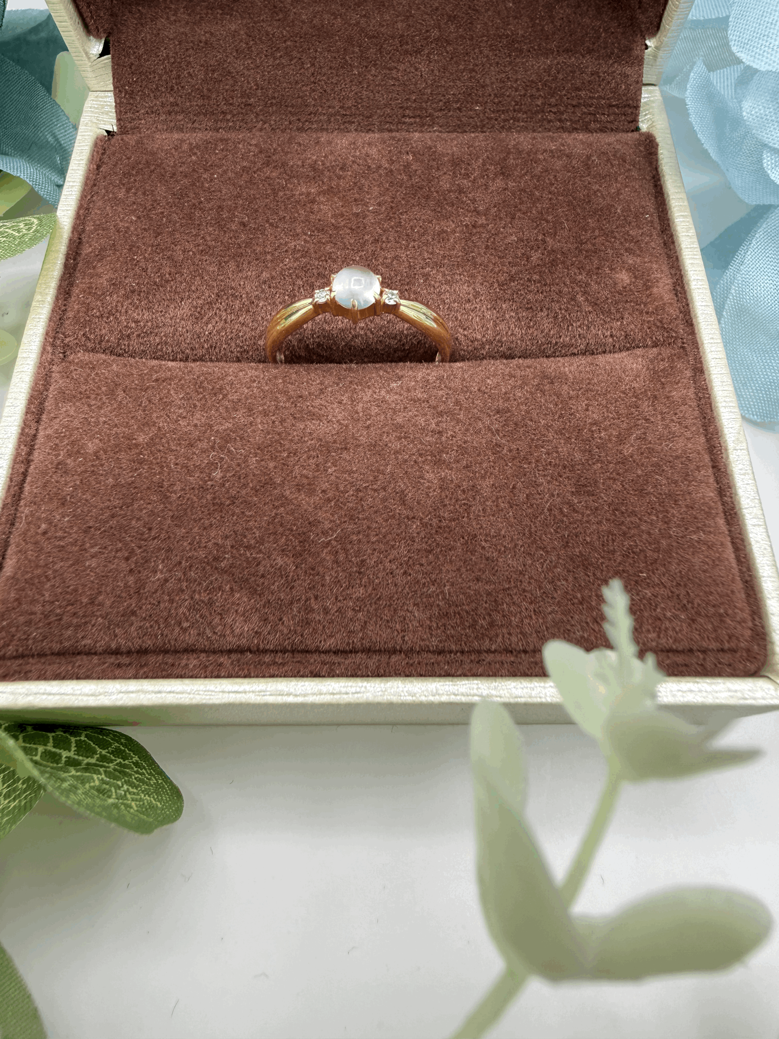 Sophisticated 18k Solid Gold Cat's Eye Moonstone Ring