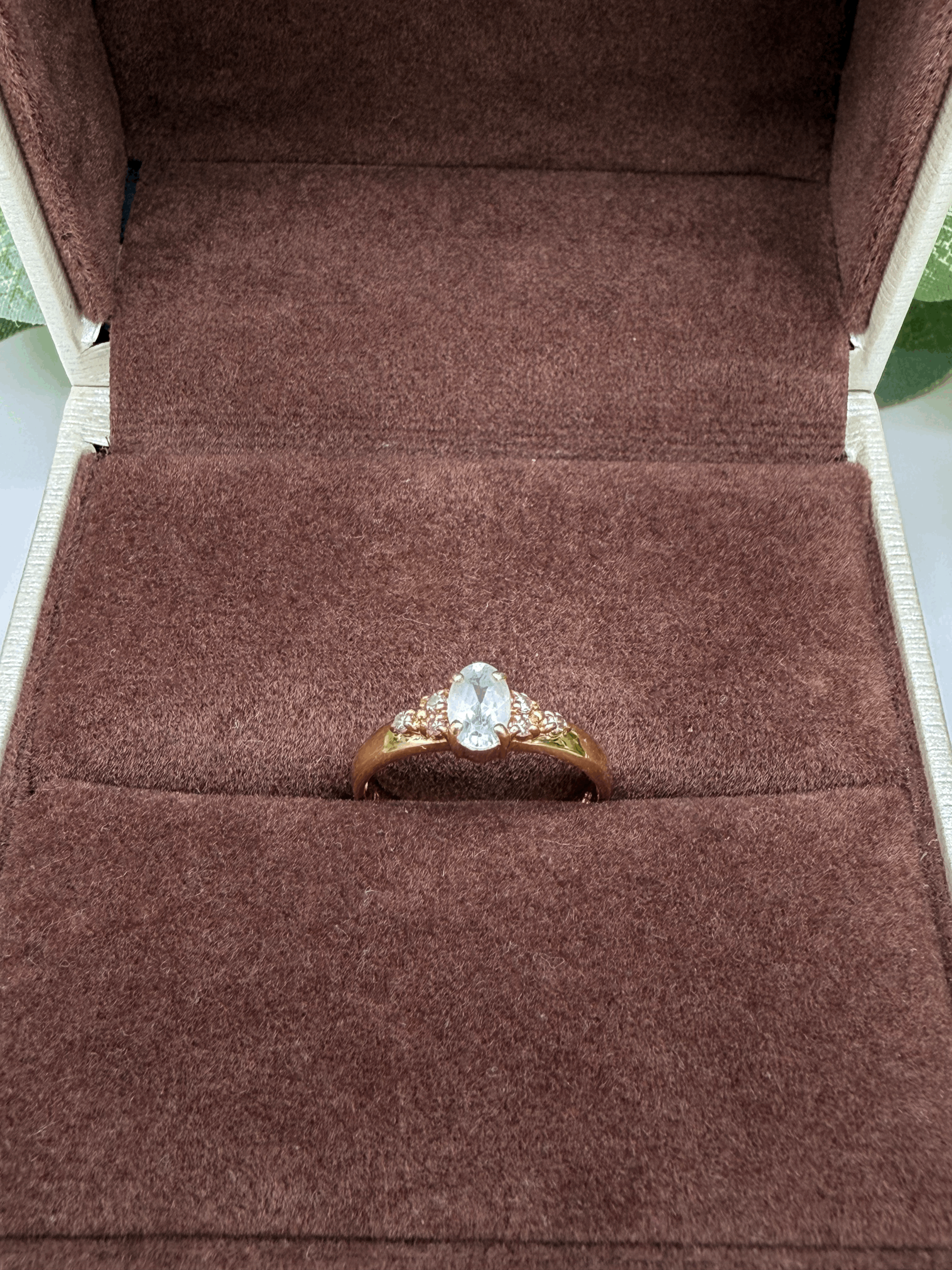 18k Solid Gold Ring with Dazzling Diamond