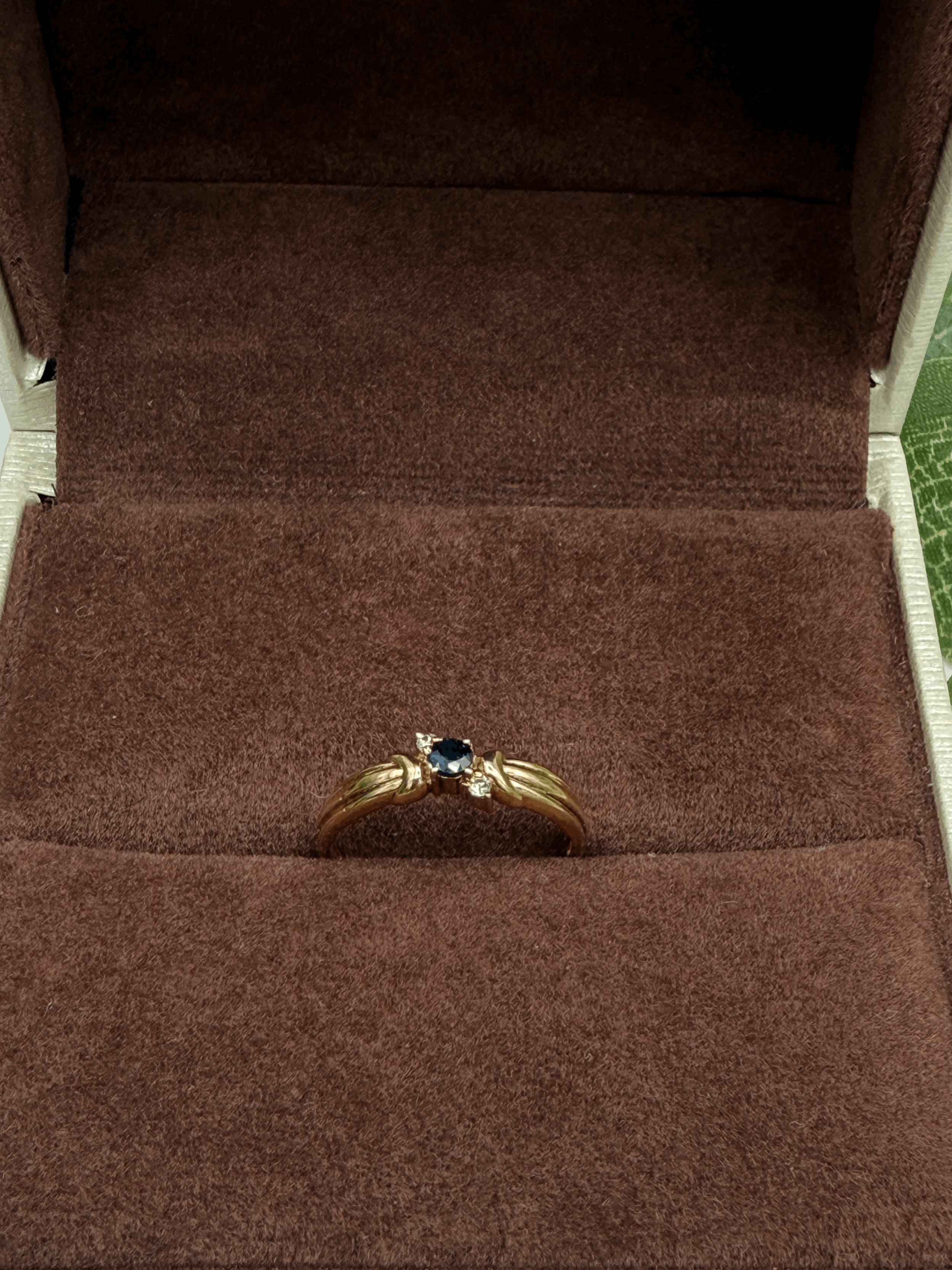 Deep Blue Elegance Diamond Ring in 9k Gold