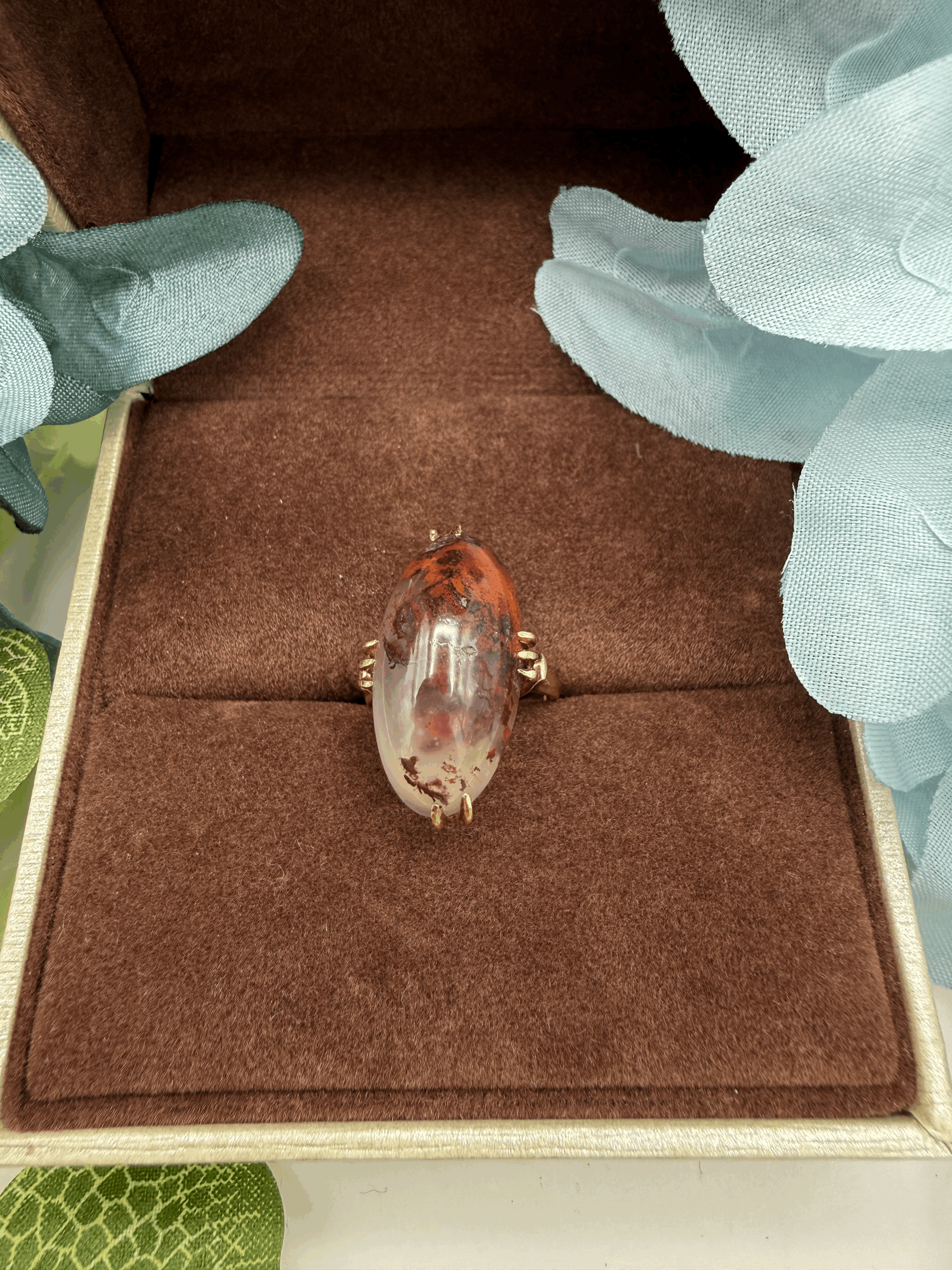 18k Solid Gold with Large Dendritic Moss Agate