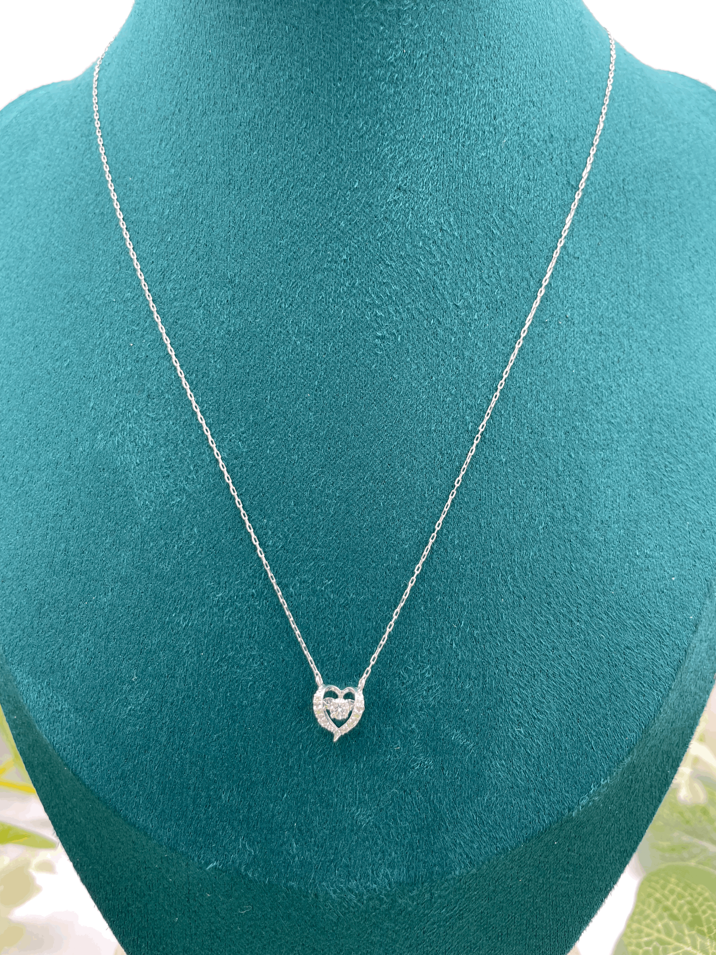 Heart Diamond Pendant Necklace in 18k White Gold
