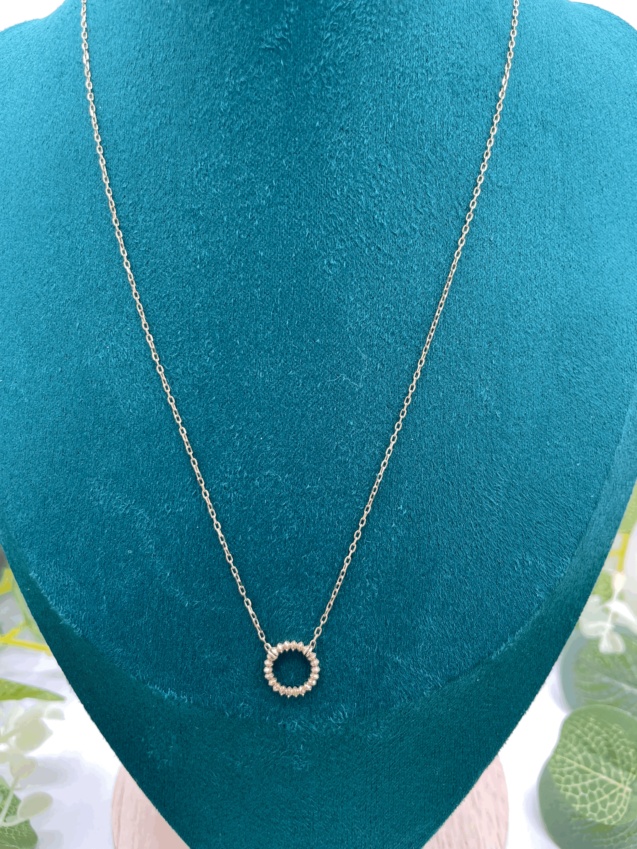 10k Gold Circle Pendant Necklace