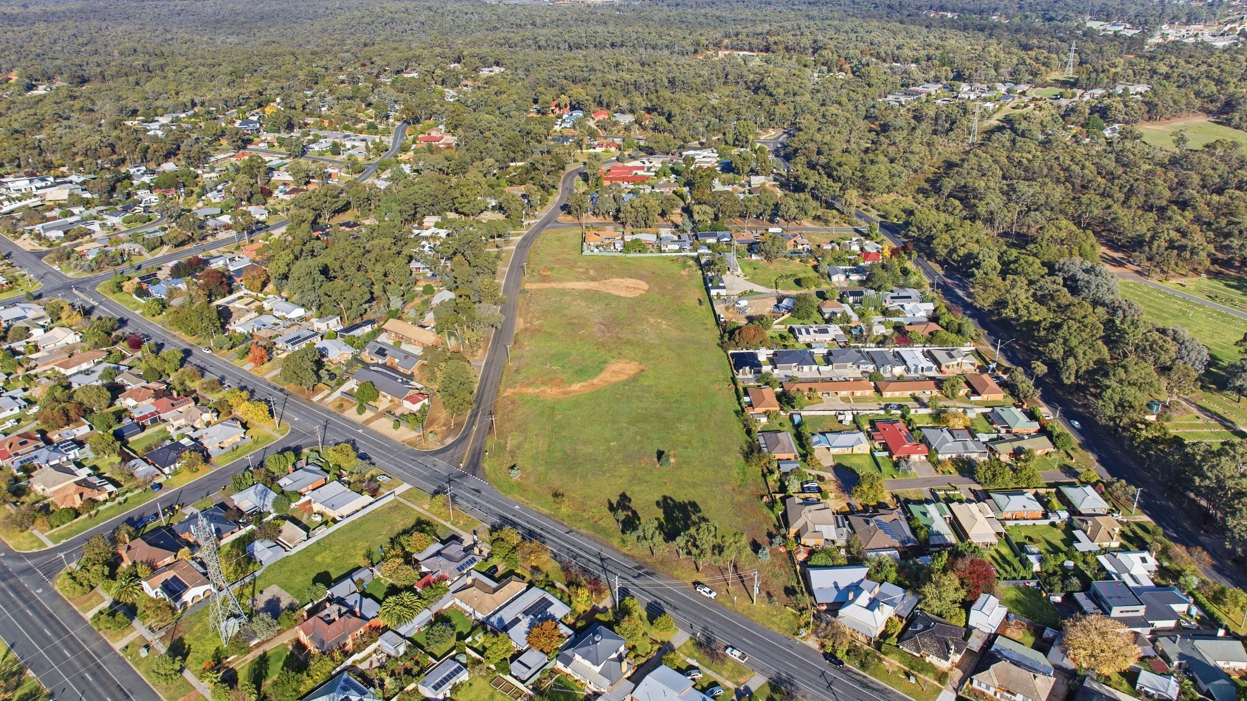 Quarry Hill Place is a master-planned residential estate in Bendigo, Victoria, offering 26 allotments ranging from 389m² to 1,379m². The estate is located 3 kilometres from Bendigo CBD.