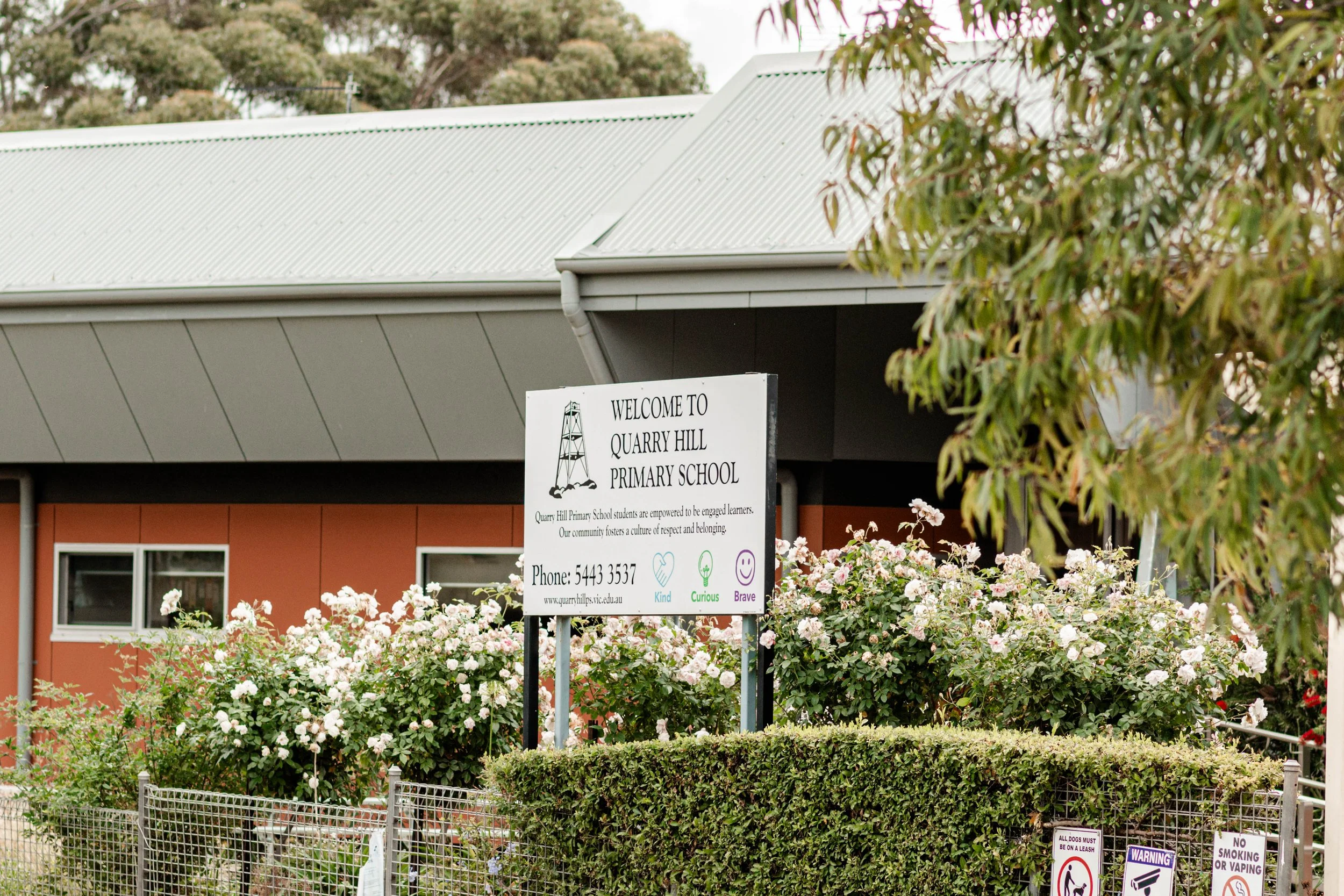 School entrance sign for Quarry Hill Primary School