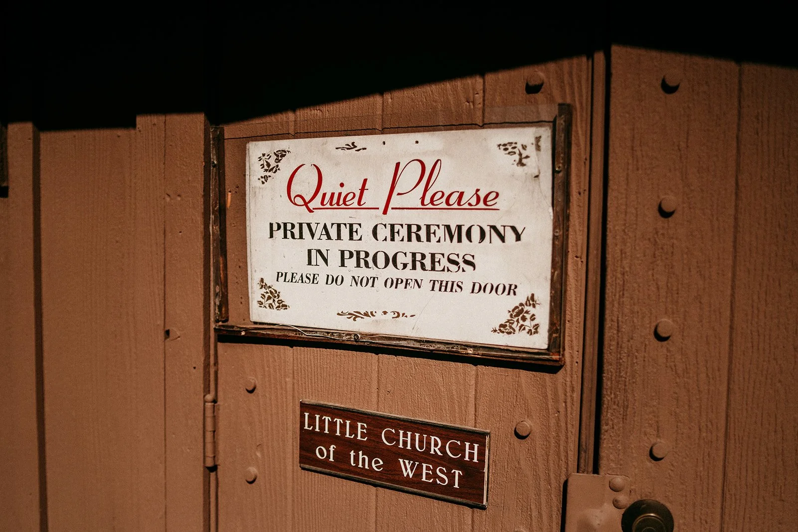 las-vegas-elopement-photography-weddings-by-qay11.jpg