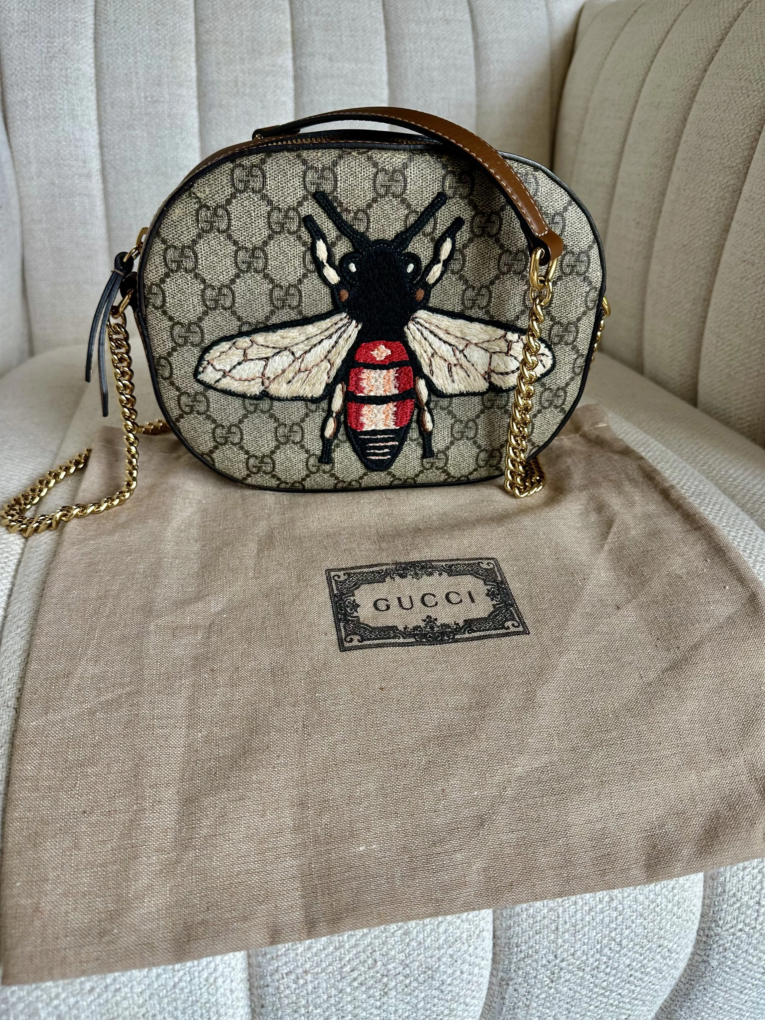 Gucci Bee bag with dust bag, top handle detail