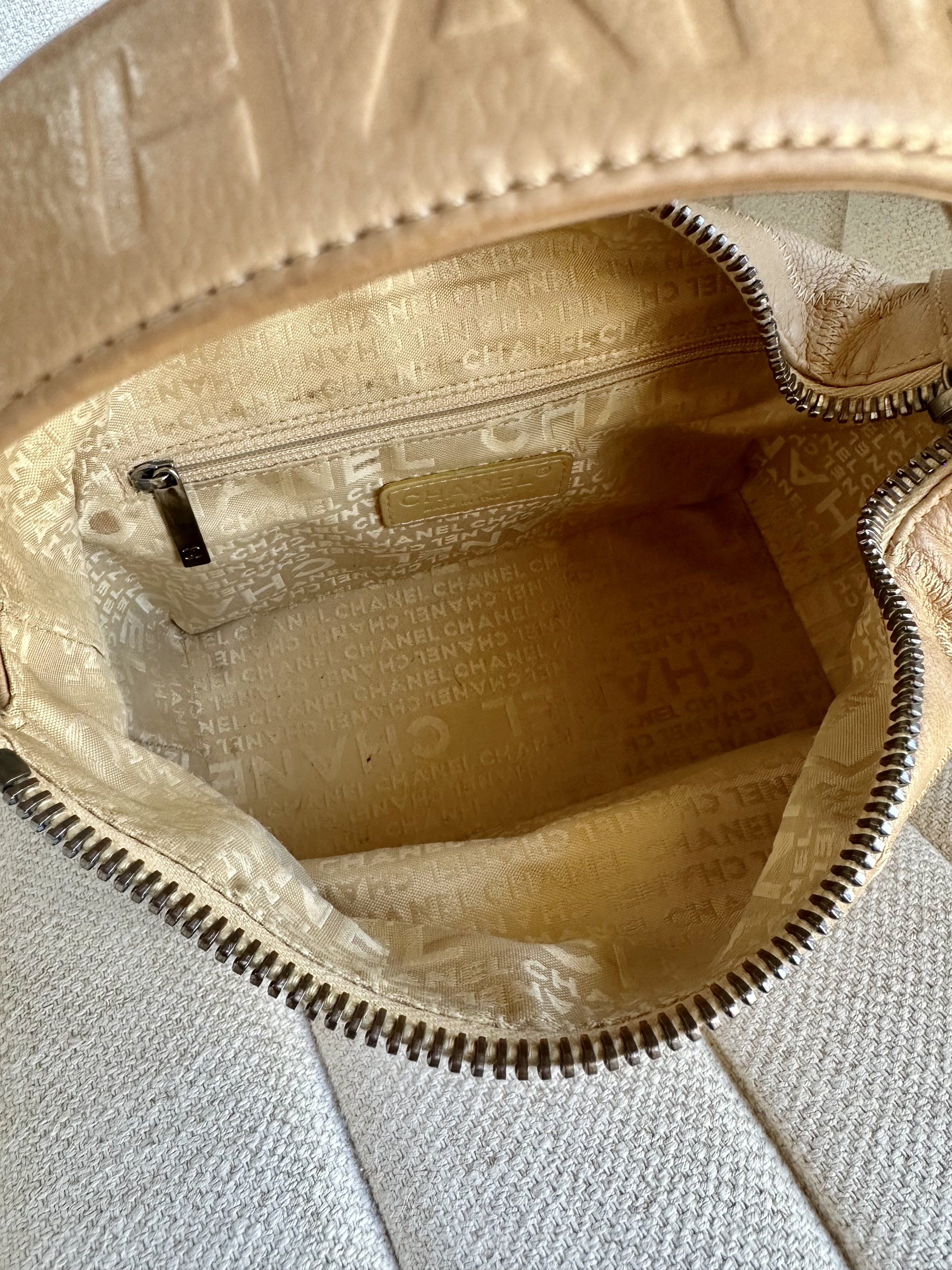 Chanel shoulder bag interior logo jacquard lining