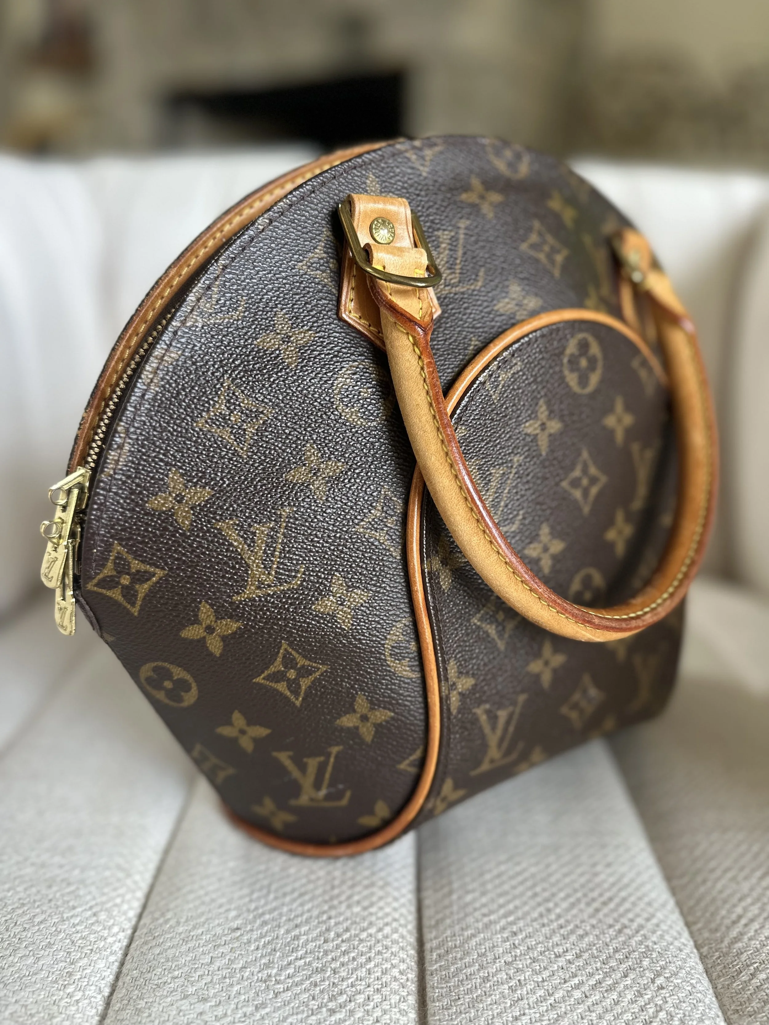 Louis Vuitton Ellipse PM vachetta handle patina detail