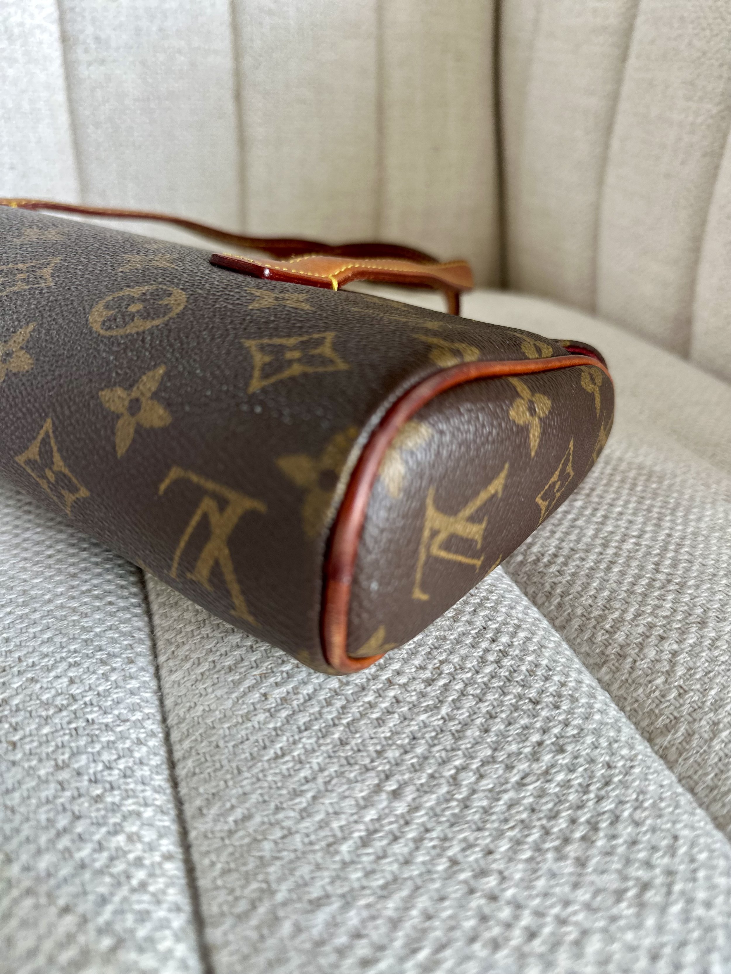 Louis Vuitton Sonatine corner view, structured barrel shape