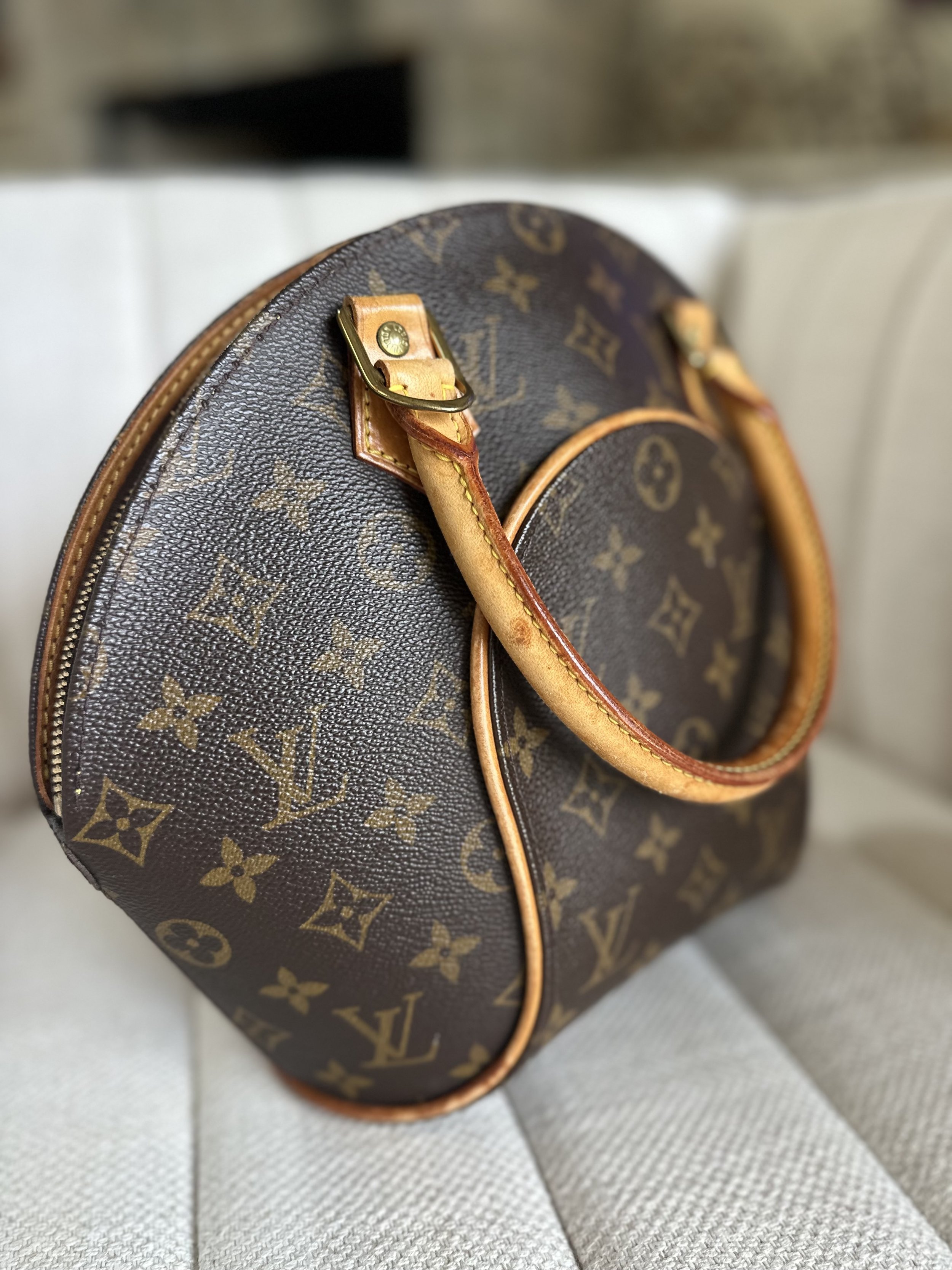 Louis Vuitton Ellipse PM vachetta handle patina detail
