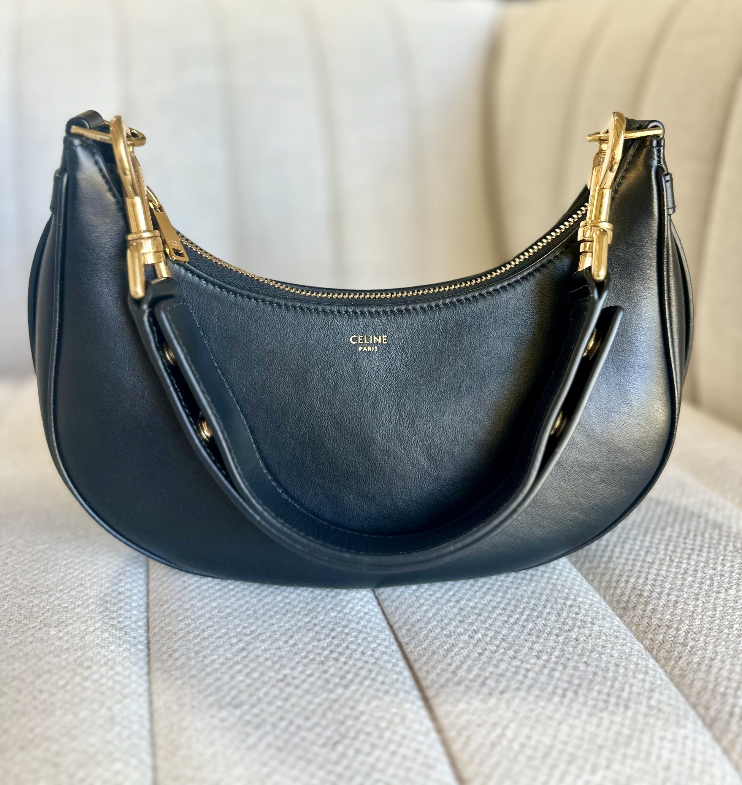 Authenticated Celine Ava shoulder bag black smooth calfskin gold hardware hobo crescent silhouette