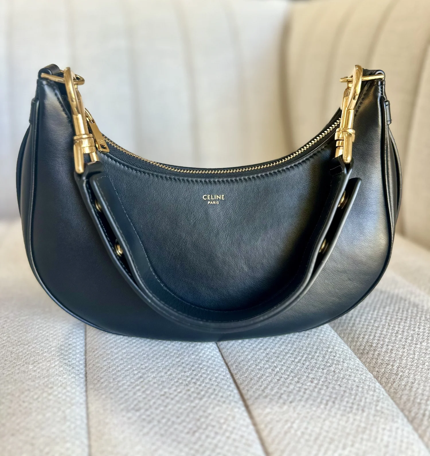 Celine Ava Shoulder Bag Black Calfskin Authenticated — The Quiet Carry