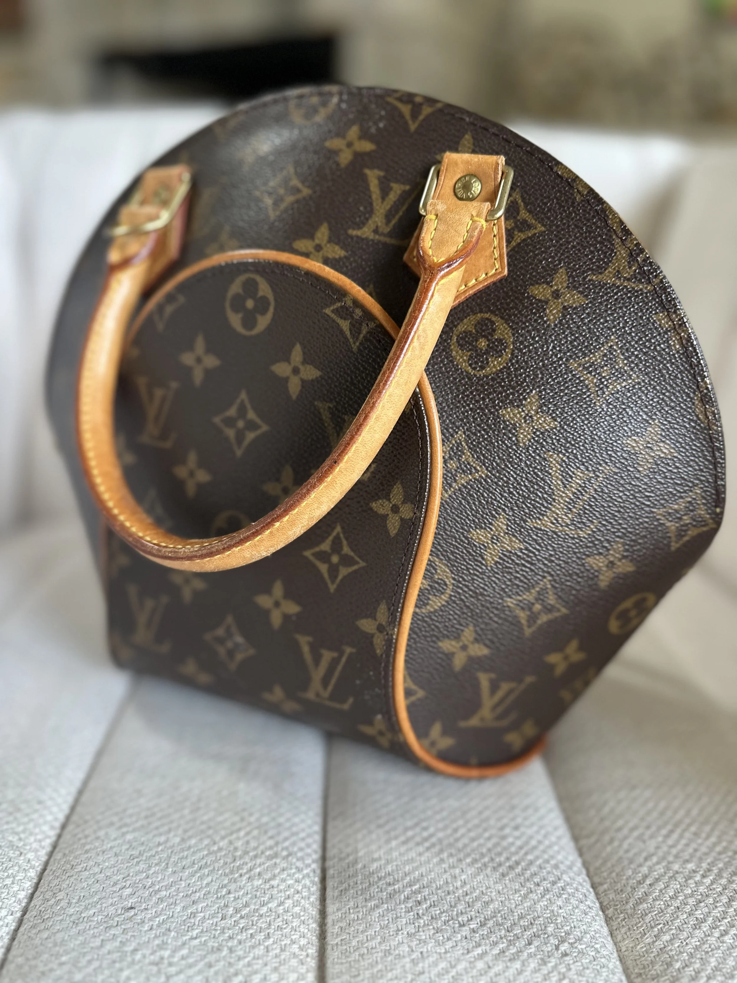 Louis Vuitton Ellipse PM vachetta handle patina detail