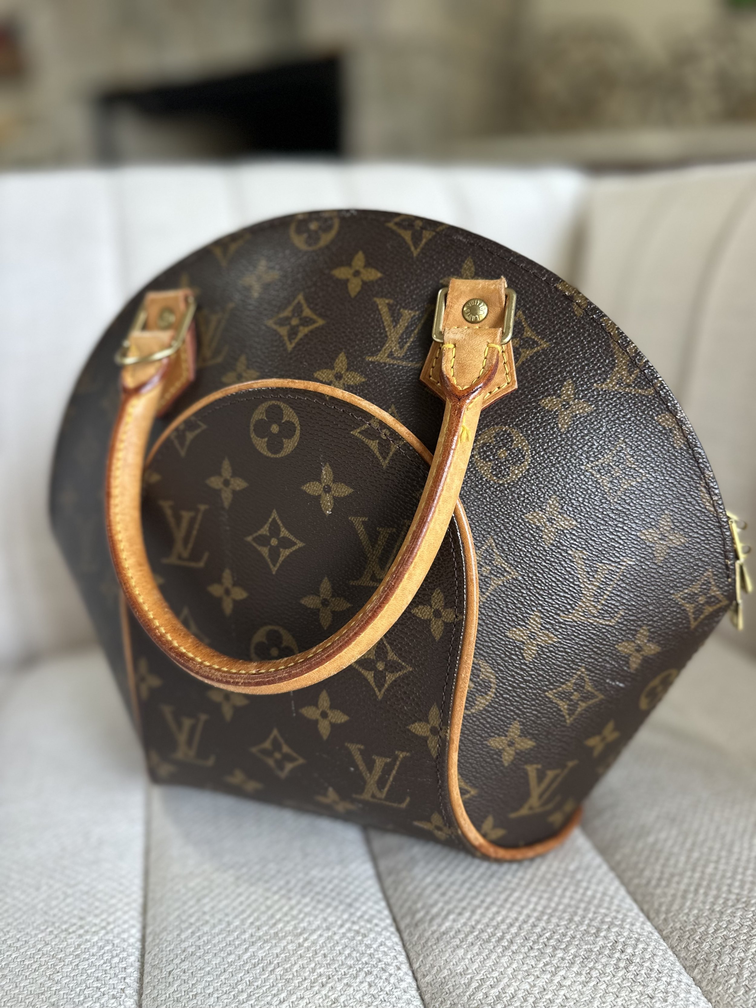 Louis Vuitton Ellipse PM vachetta handle patina detail