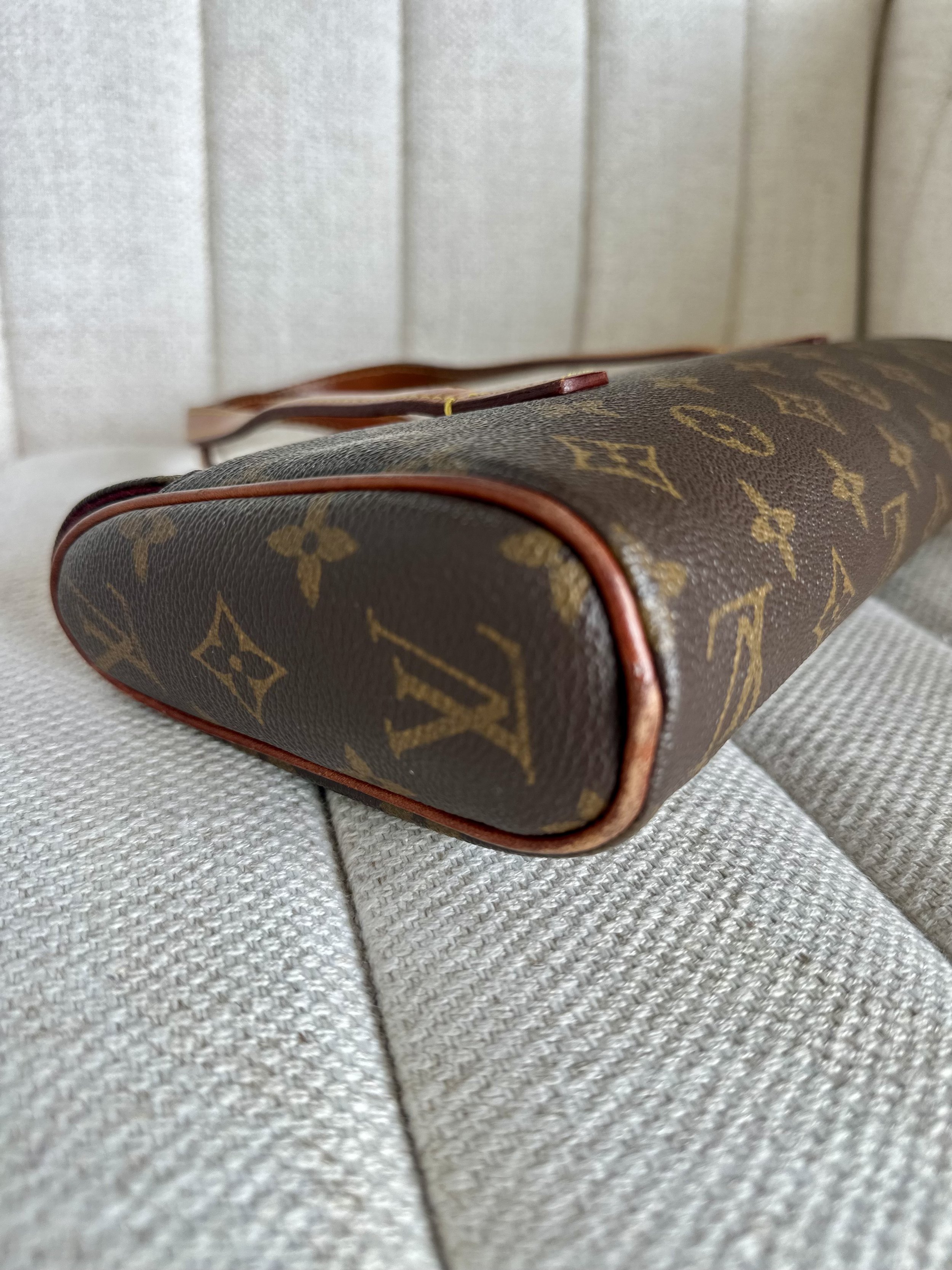 Louis Vuitton Sonatine corner view, structured barrel shape