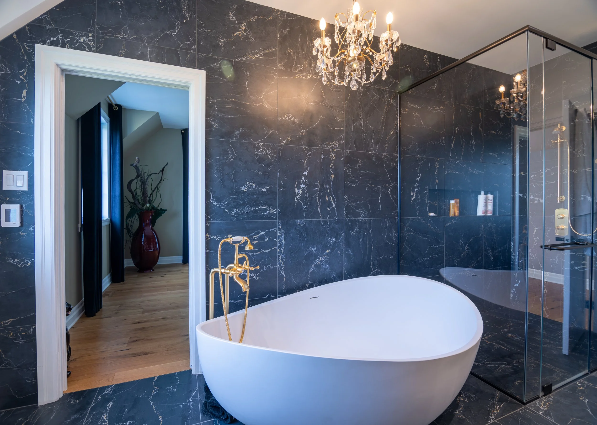 24 Marie Victorin Marble bath-.jpg