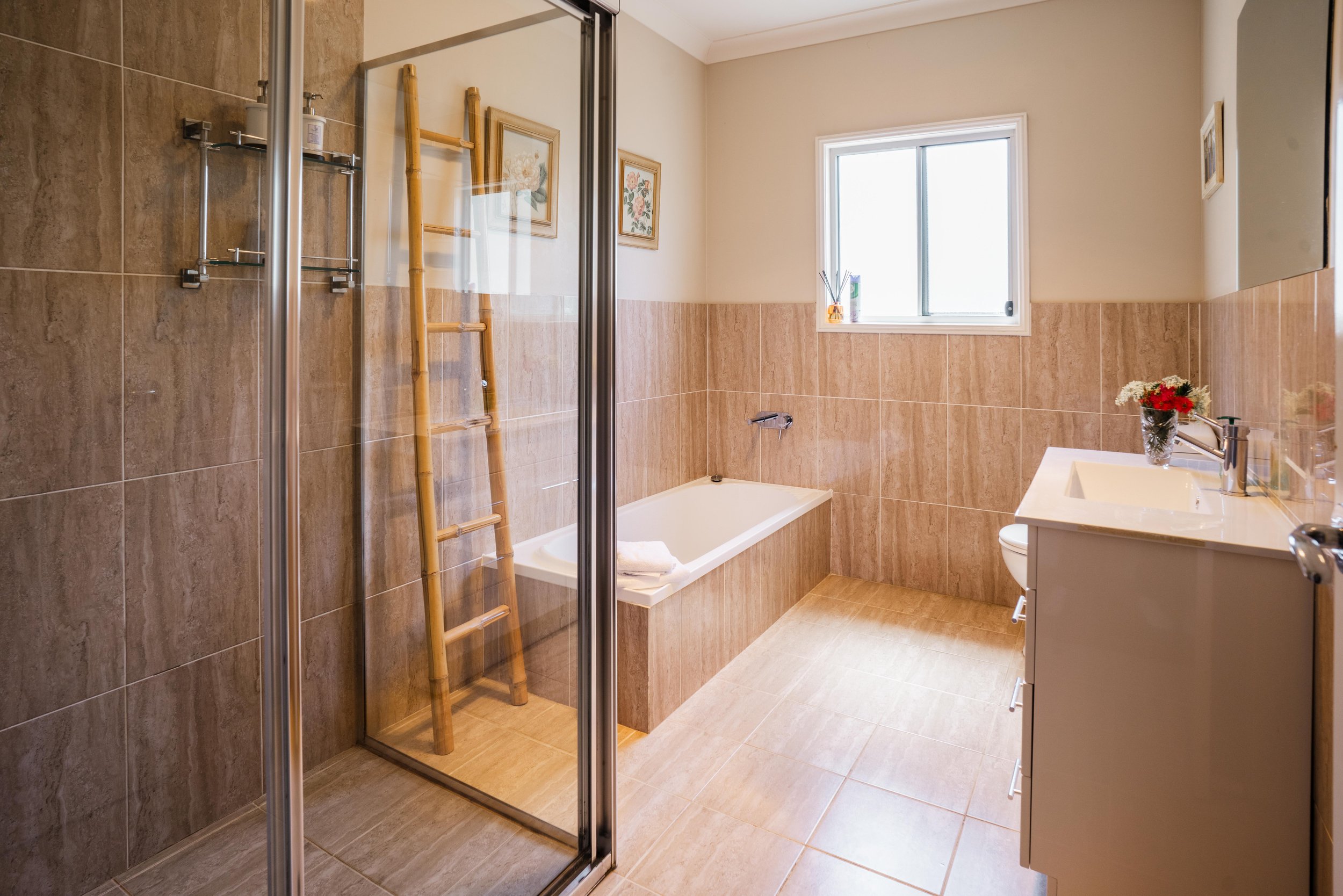 Main House Bath.jpg
