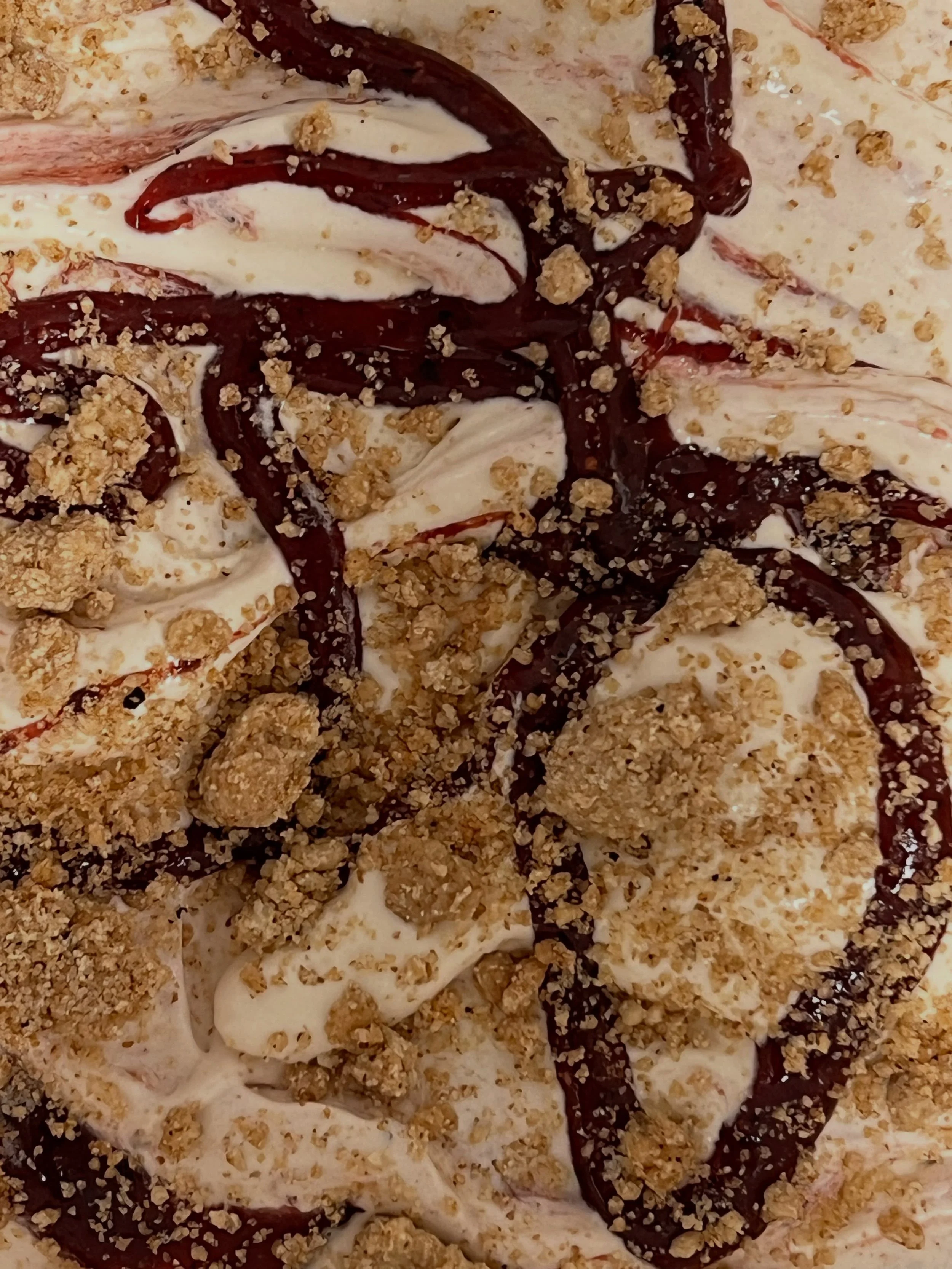 Berry en &Eacute;pice
&bull;Spice Bush Berry Leaves
&bull;Strawberries 
&bull;Black Pepper
&bull;Whole wheat &amp; all spice streusel 
&bull;
&bull;
#sorbet #gelato #chicago