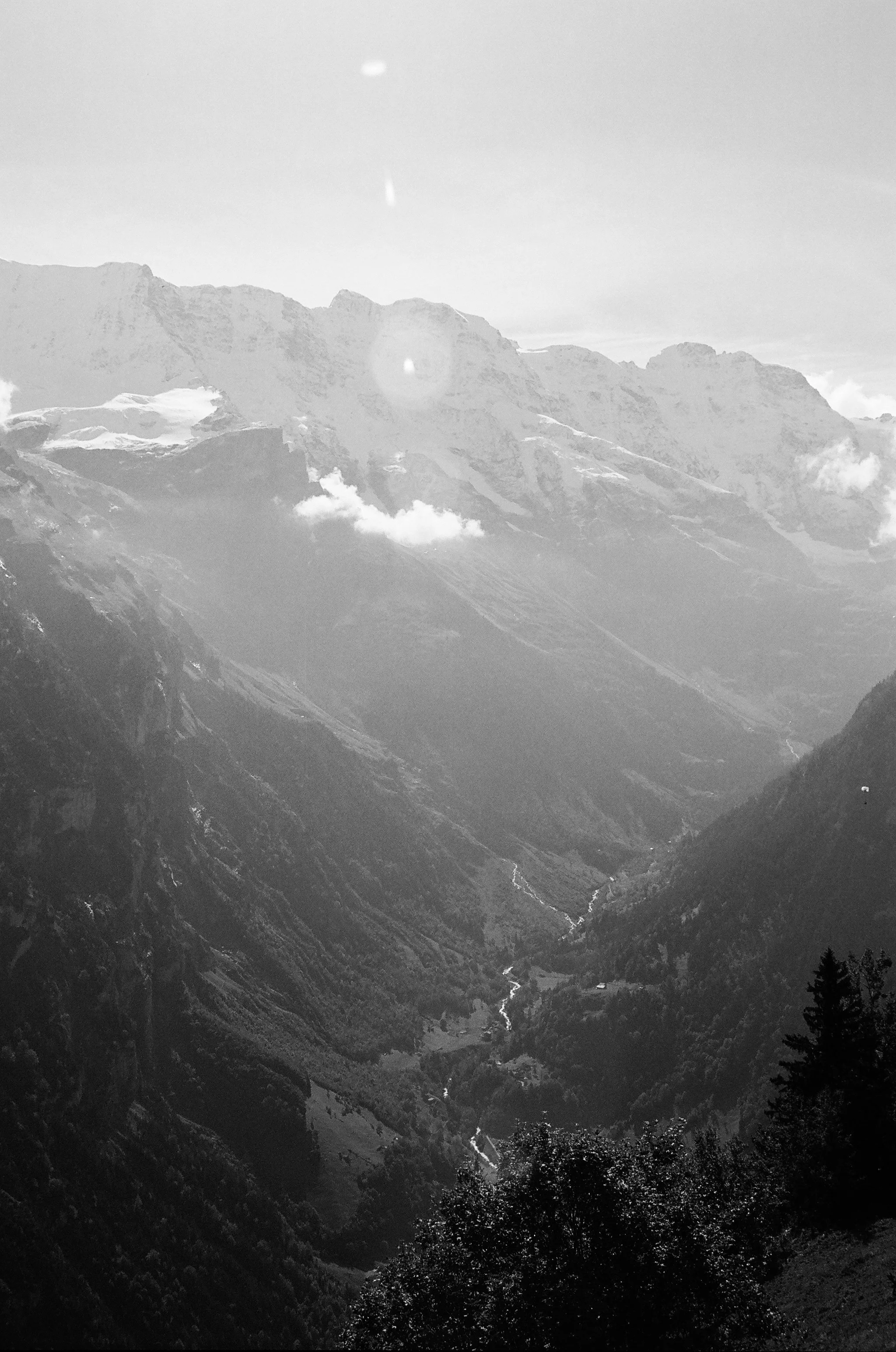 River carves the mountain, 2014
