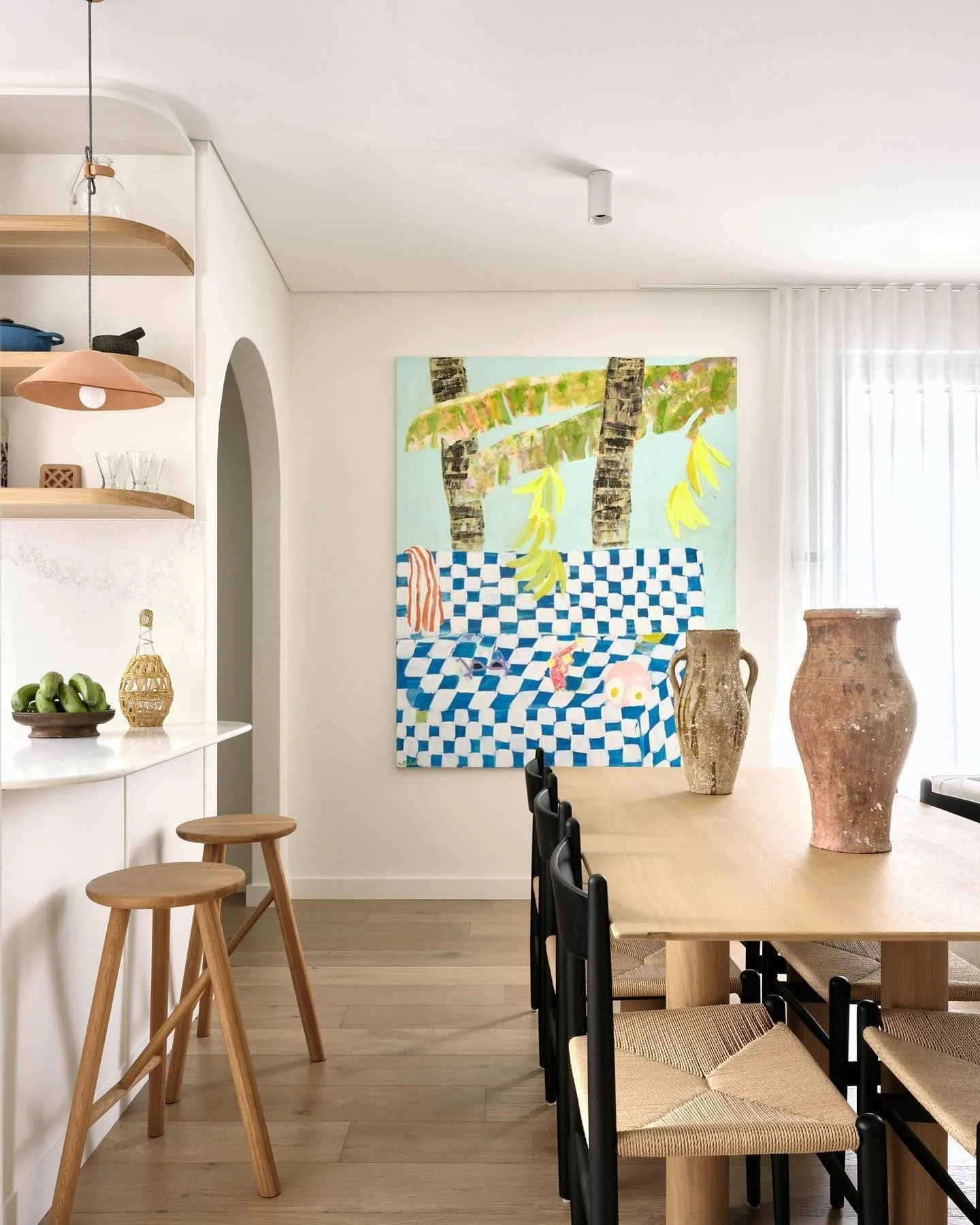 A stunning Bondi residence designed by@belle.trovato.design featuring a vibrant pop of colour from artist @stanislas_piechaczek, offset beautifully with @draperly curtains. 🎨✨

Photography @aamindosnaps
Styling @belle.trovato.design
Styling assistan