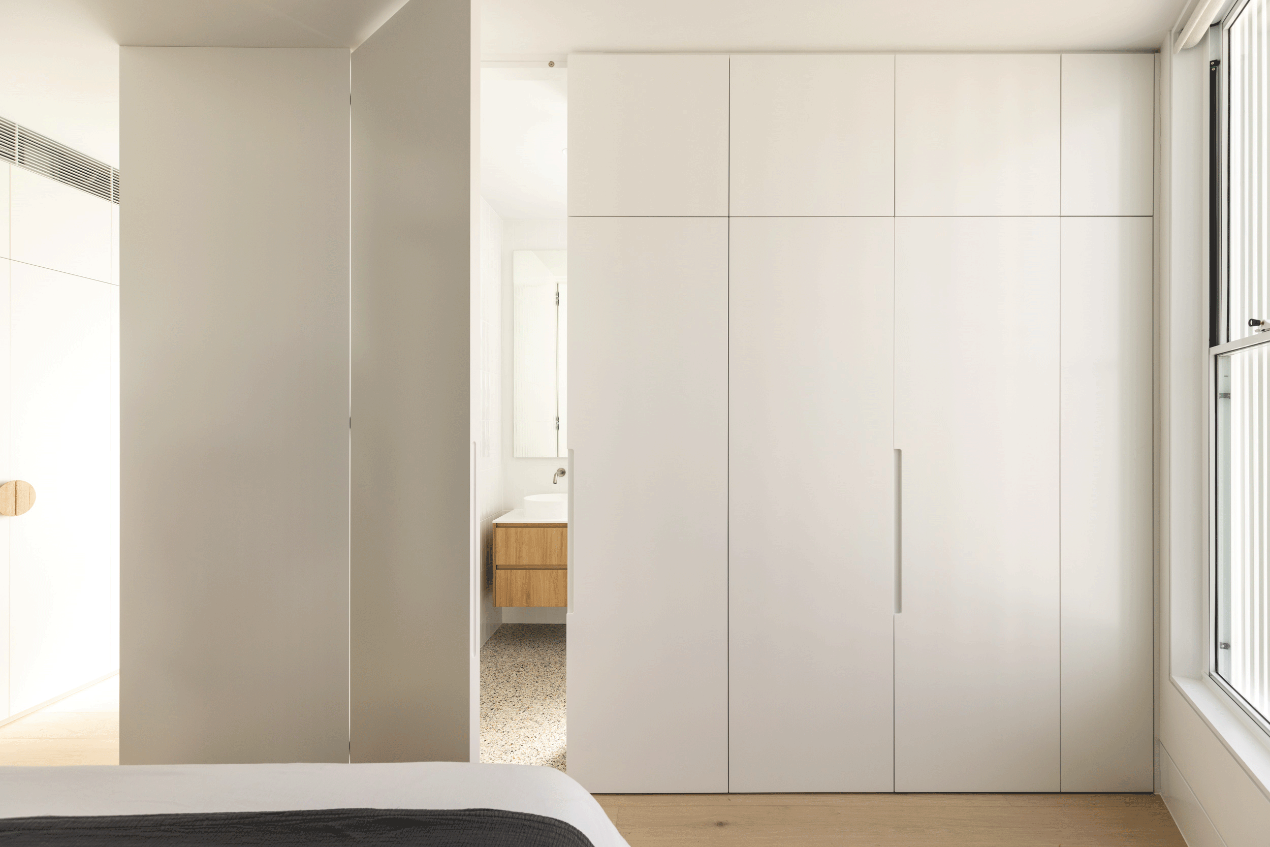 MODIFY_glenayr_bedroom-cabinets.gif