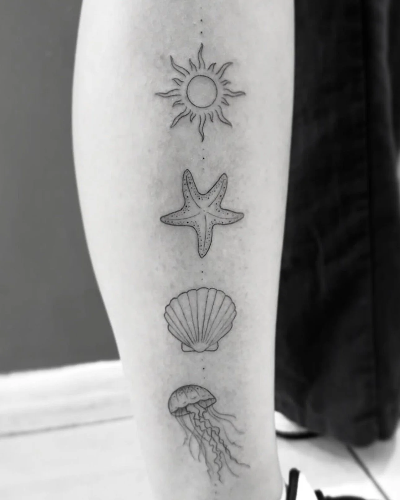 Another fine line banger from @__lobster_god______ 🐚🐋
For bookings and enquiries, send us an email or visit our website!
All links in bio
📧 broadwaytattoosyd@gmail.com
☎️ 02 9552 2077

.
.
.
#tattoo #broadwaytattoo #broadwaytattooglebe #broadwayta