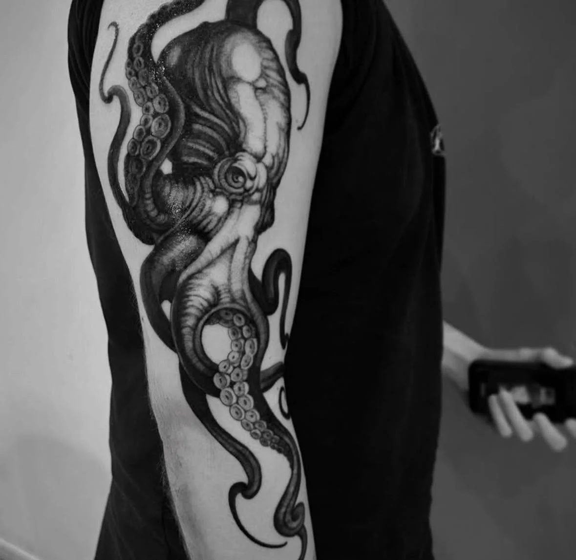 @__lobster_god______ smashing it with this octopus! 🐙
For bookings and enquiries, send us an email or visit our website!
All links in bio
📧 broadwaytattoosyd@gmail.com
☎️ 02 9552 2077

.
.
.
#tattoo #broadwaytattoo #broadwaytattooglebe #broadwaytat