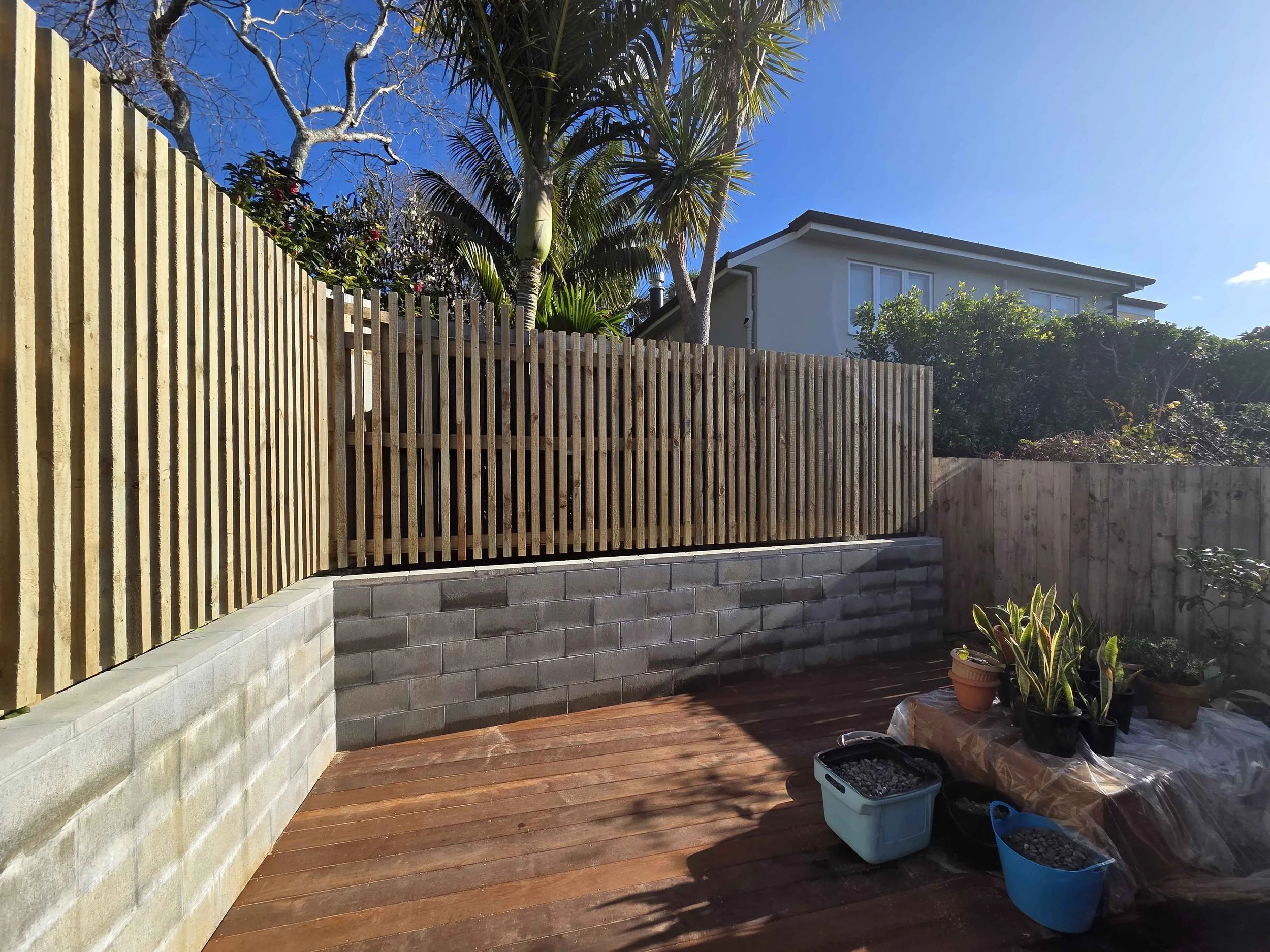 Decks and Patios icon