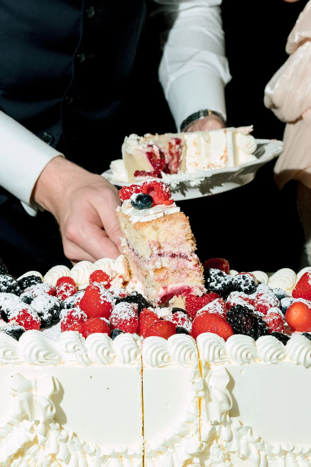 Mariage de Paul et Lydia                
Wedding Planner : AMK Paris            
Wedding Planner Assistant : by Maison Agathe
Wedding Cake : Planète Sucrée
Domaine : Chateau d'Aveny
Photo : Fabien Delatraz