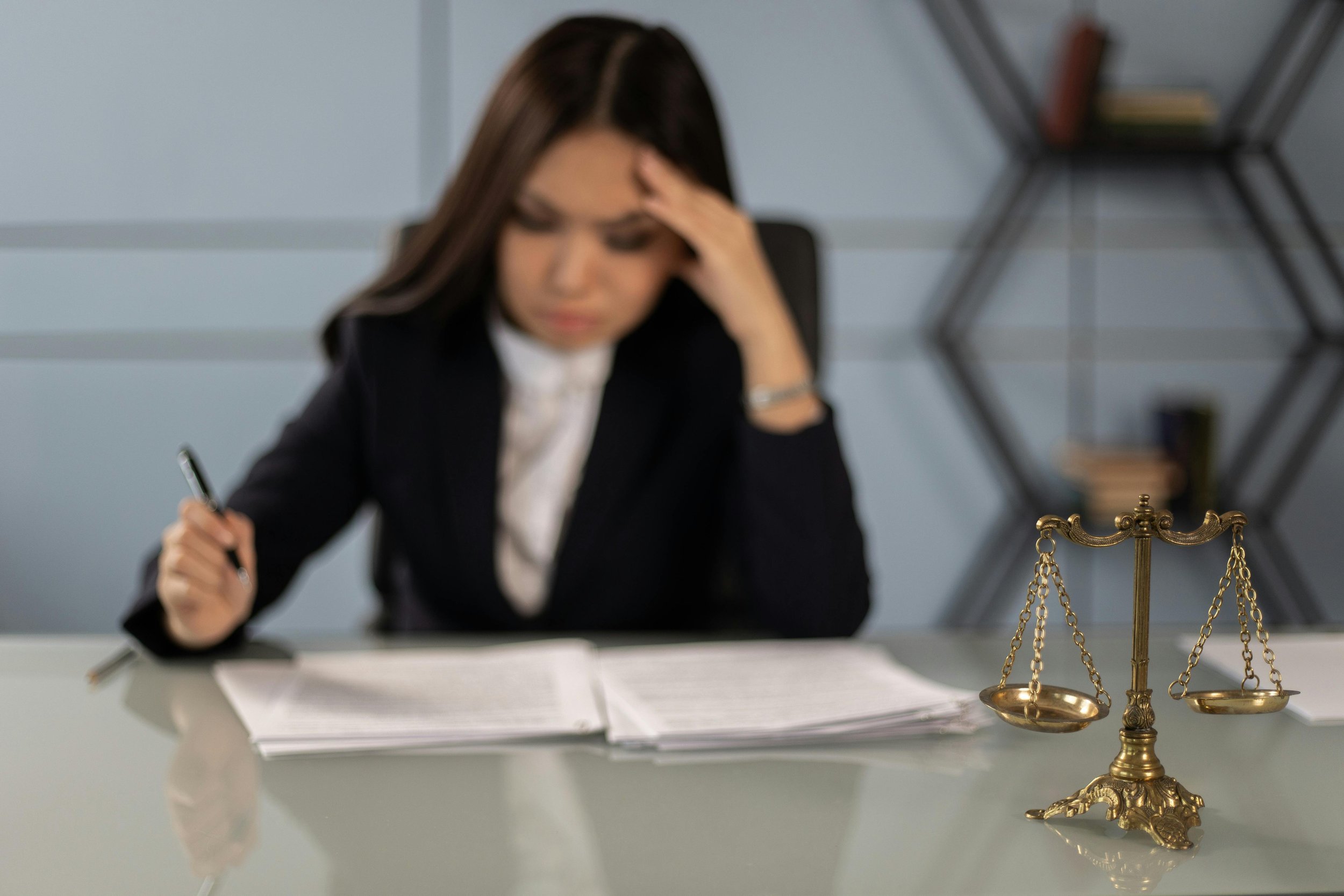 Professional Process Server vs. Sheriff Service: What’s the Difference?