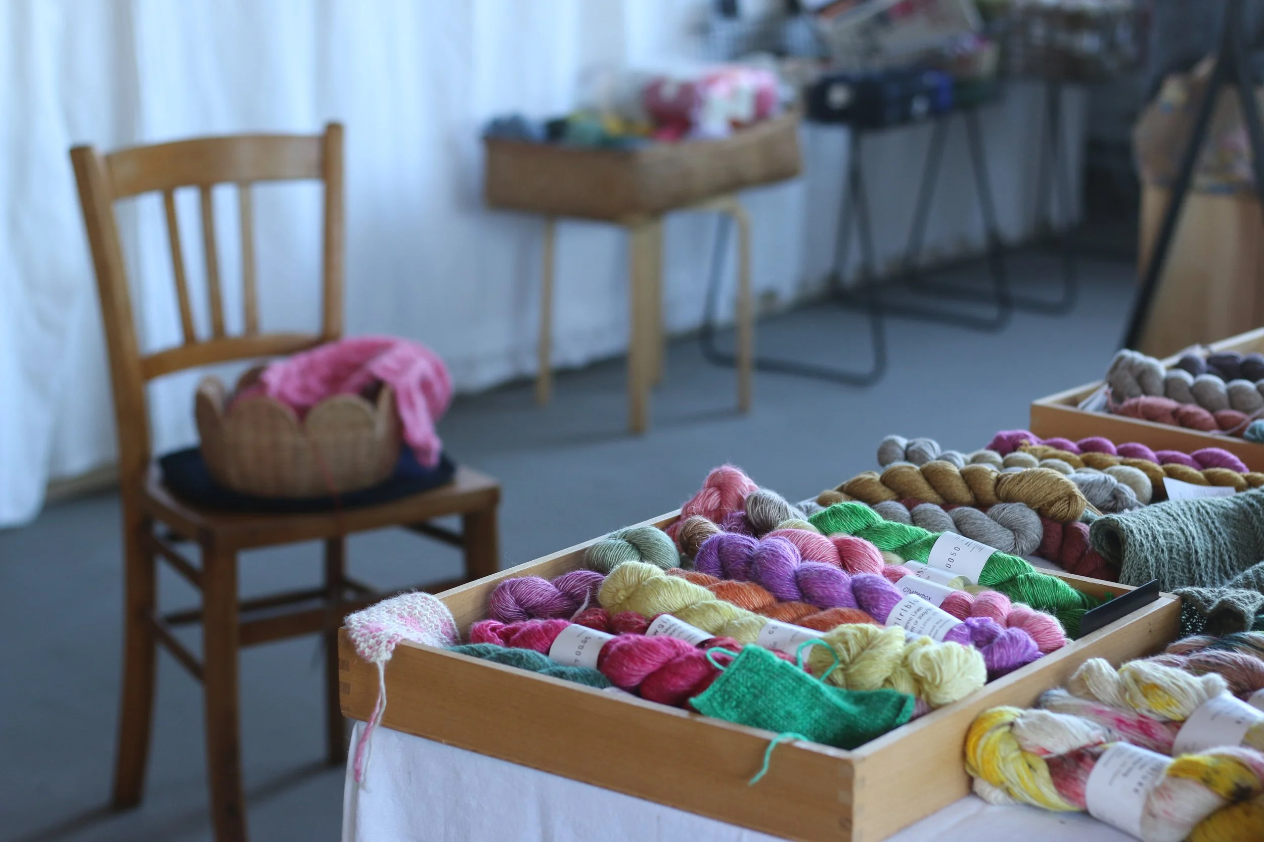 boutique de laines et fils végétaux pour tricots et crochets contemporains