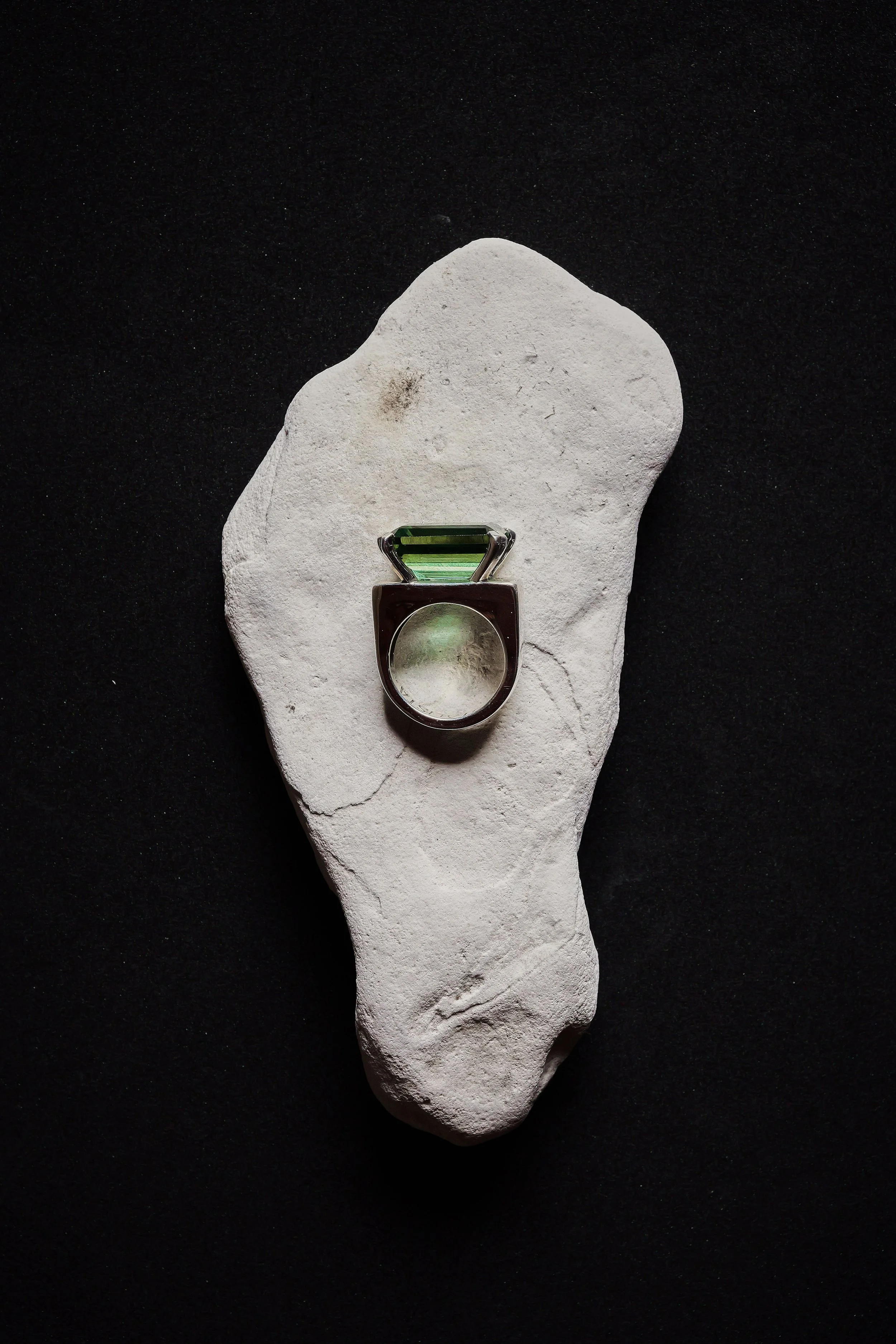 Brutalista still life4016.SMALL.jpg