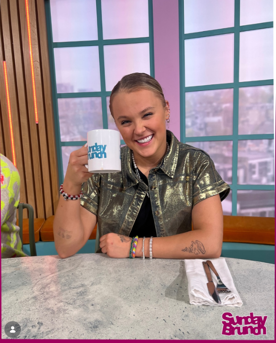 JoJo Siwa appears on Sunday Brunch TV