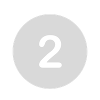 Een zilverkleurige medaille met het nummer 2 erop.