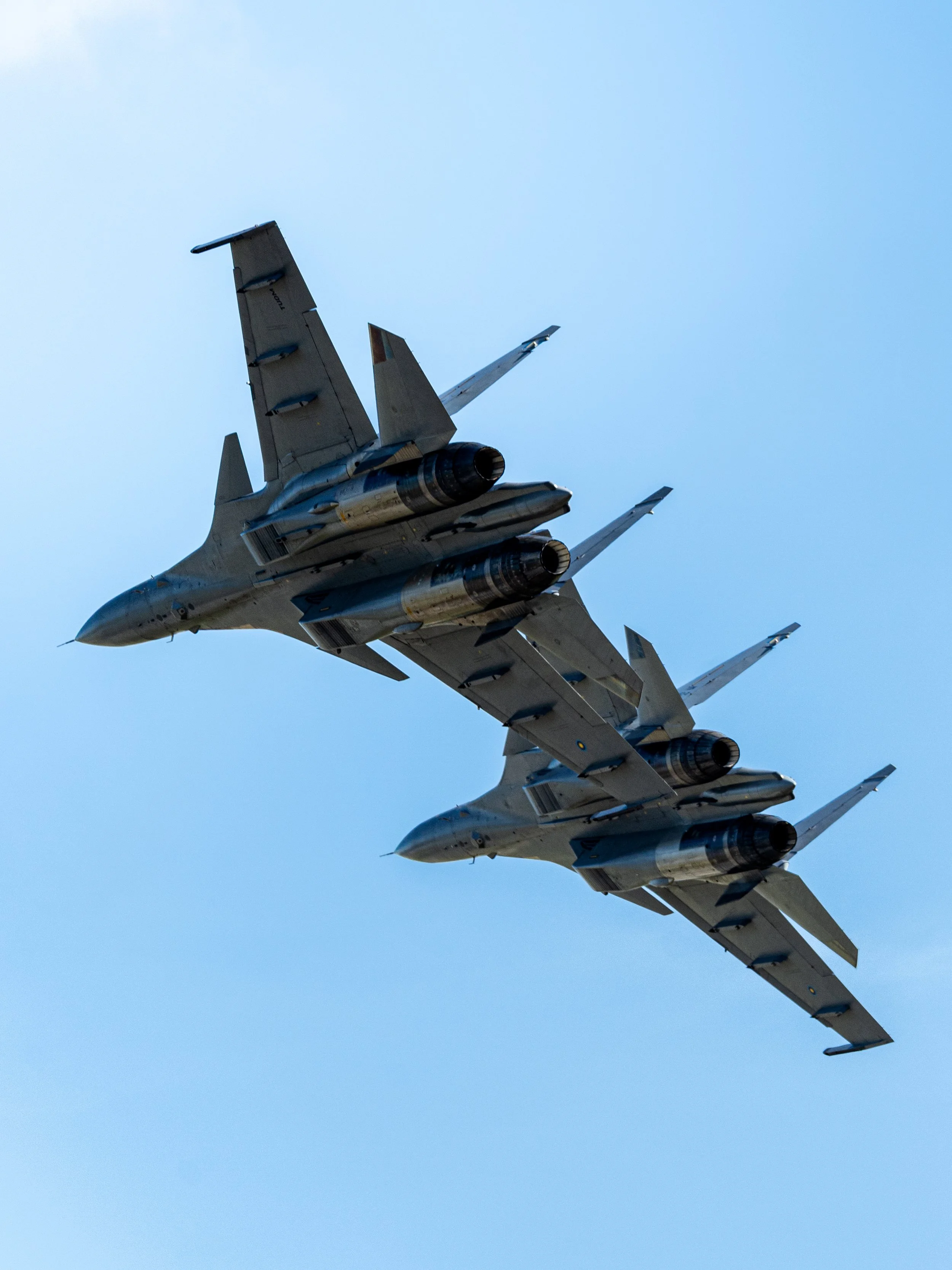 RMAF Su-30MKM formation flight in arrow formation against clear blue-sky Malaysia — Rasterz by Syazni Aizat